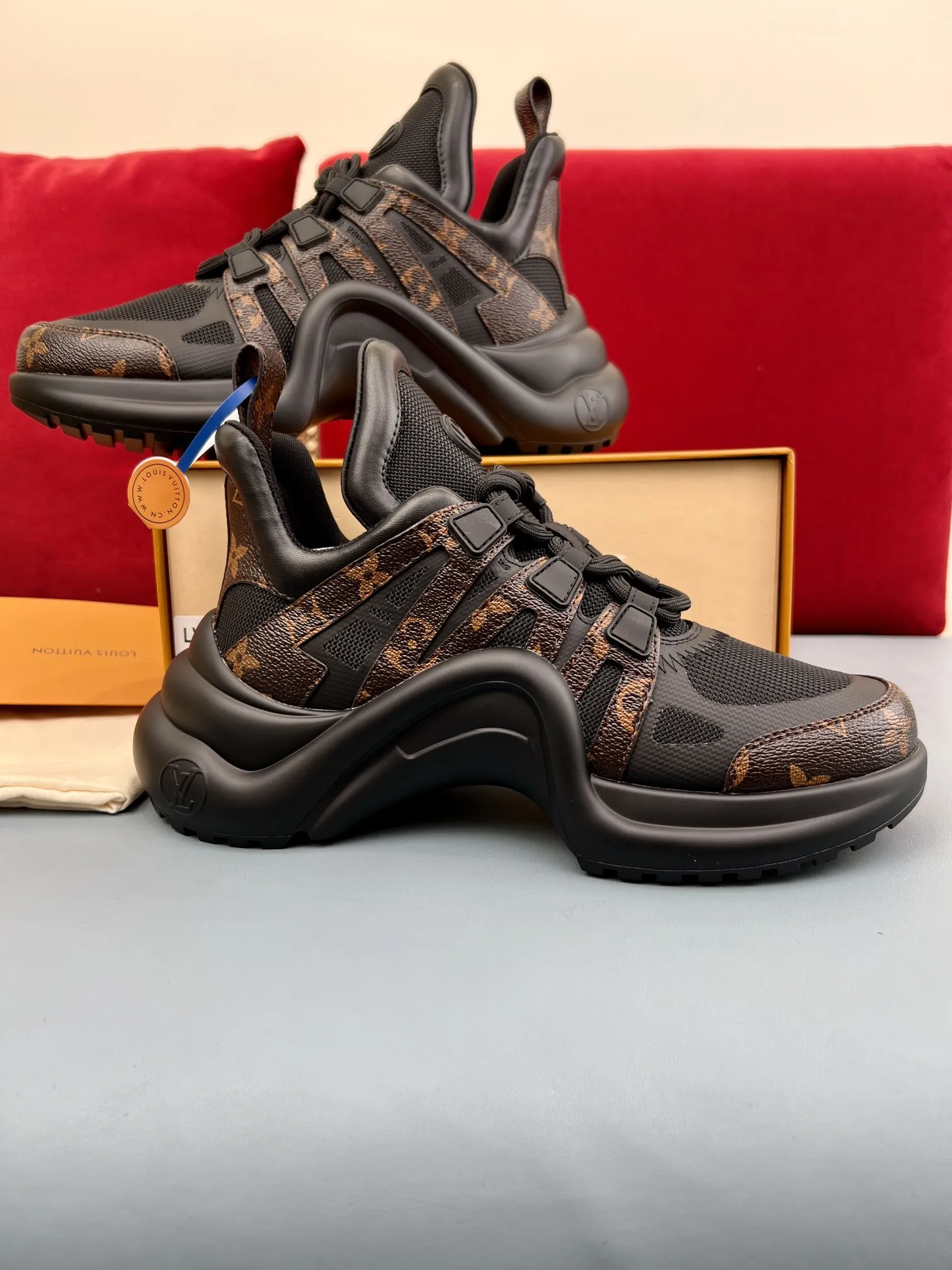 Louis Vuitton Archlight Sneakers Black Monogram –  Replica Shoes & Rep Shoes GoodFit 277