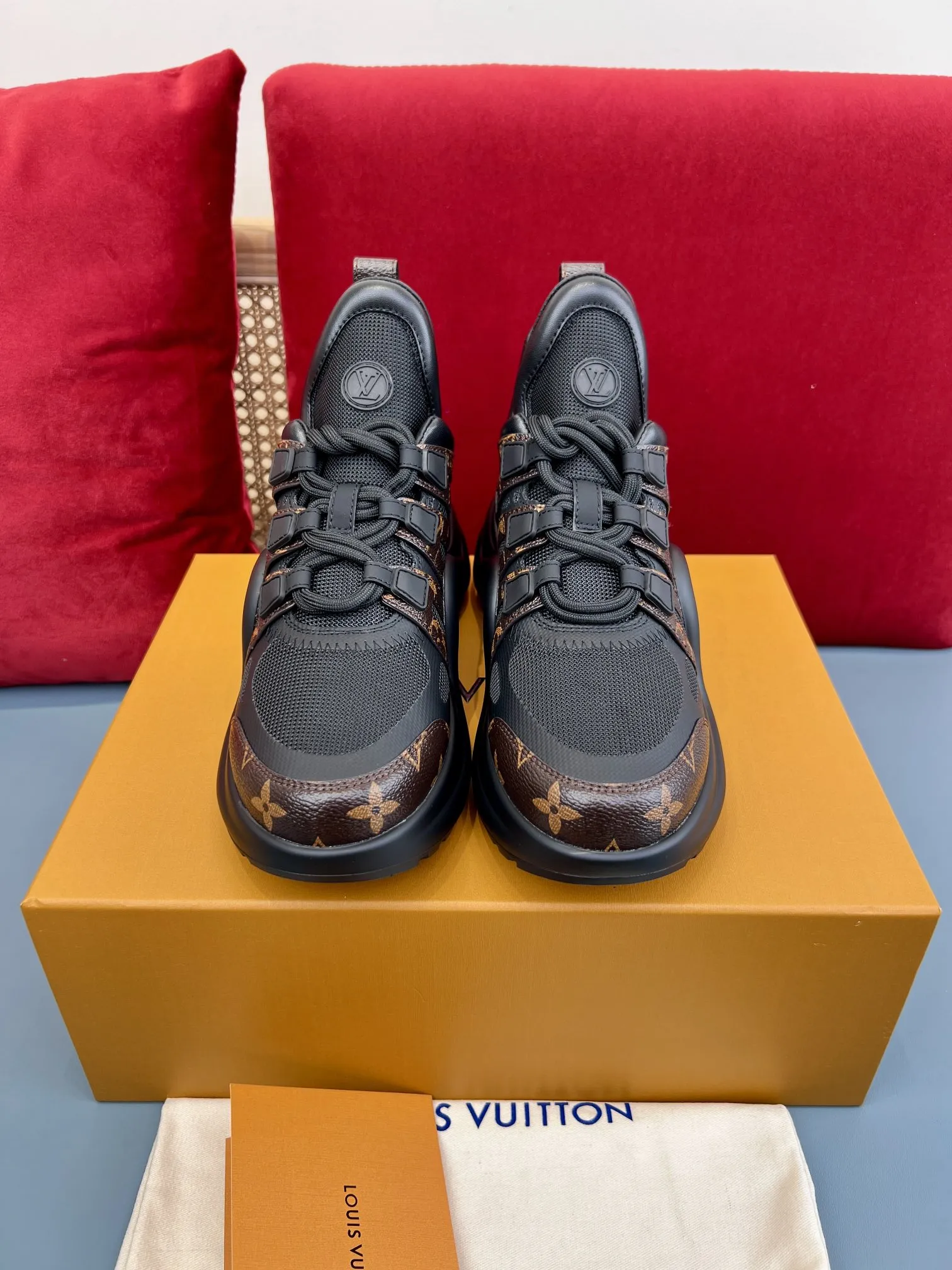Louis Vuitton Archlight Sneakers Black Monogram –  Replica Shoes & Rep Shoes GoodFit 277