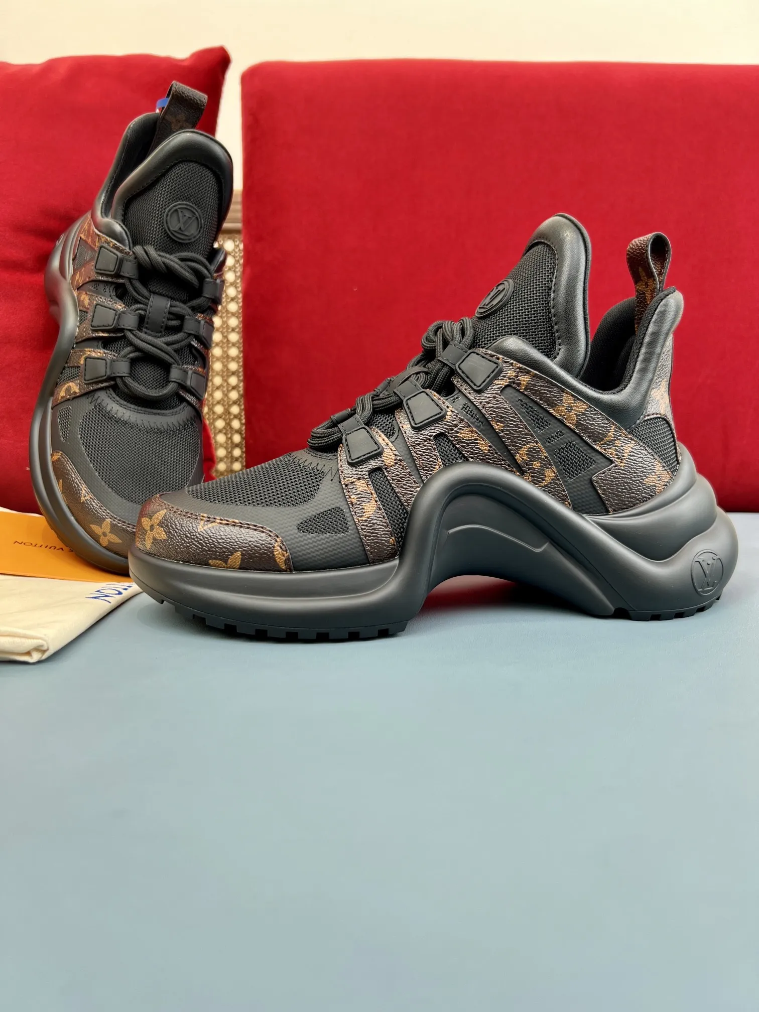 Louis Vuitton Archlight Sneakers Black Monogram –  Replica Shoes & Rep Shoes GoodFit 277
