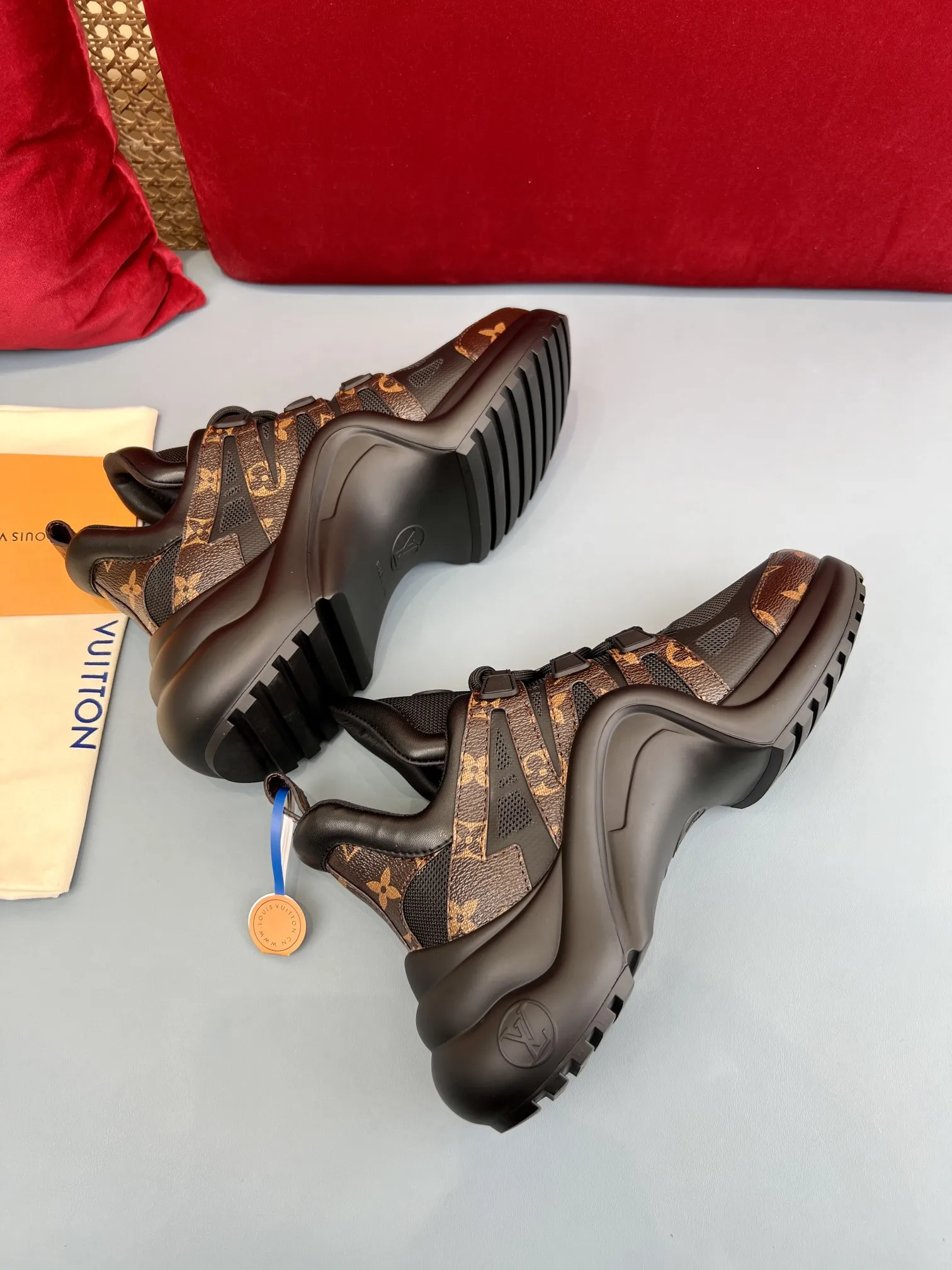 Louis Vuitton Archlight Sneakers Black Monogram –  Replica Shoes & Rep Shoes GoodFit 277