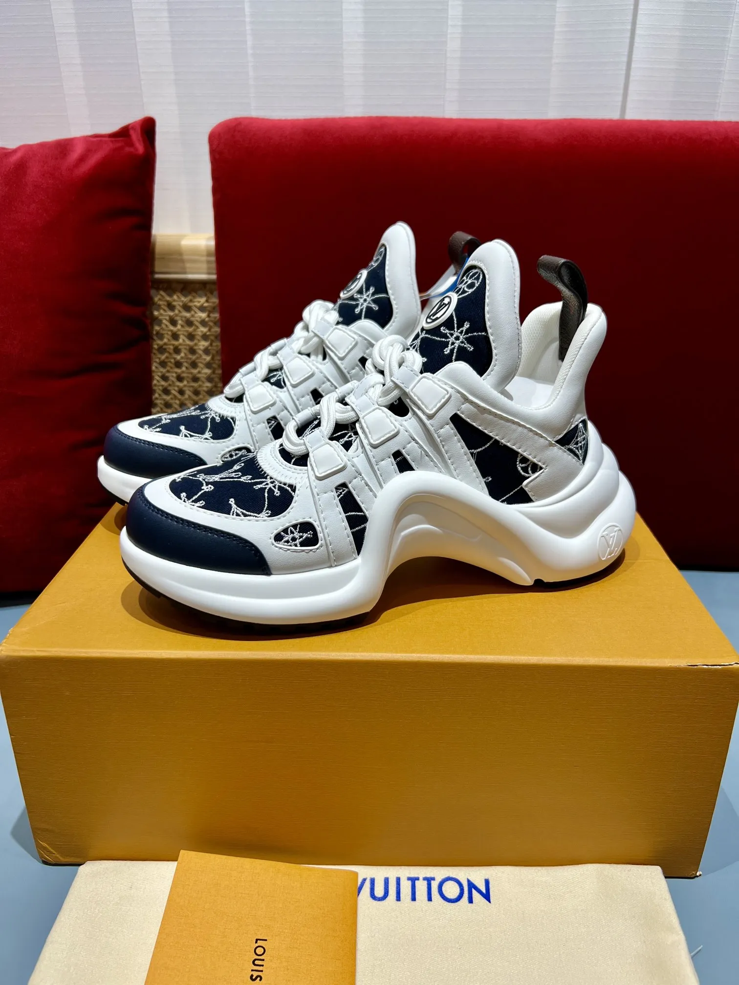 EyeCatching Louis Vuitton Archlight Sneakers Blue White – Replica Shoes & Louis Vuitton Replica 292