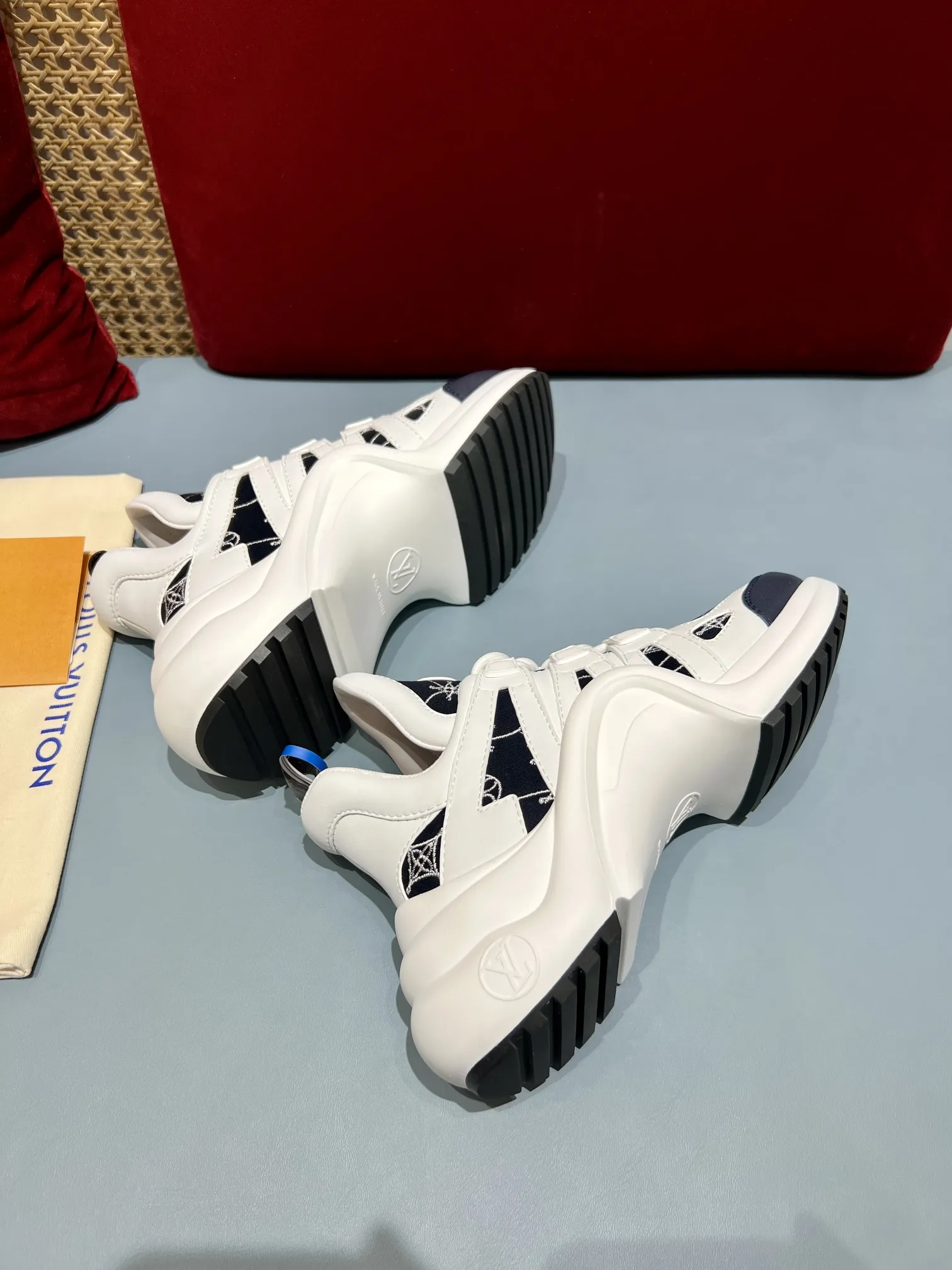 EyeCatching Louis Vuitton Archlight Sneakers Blue White – Replica Shoes & Louis Vuitton Replica 292