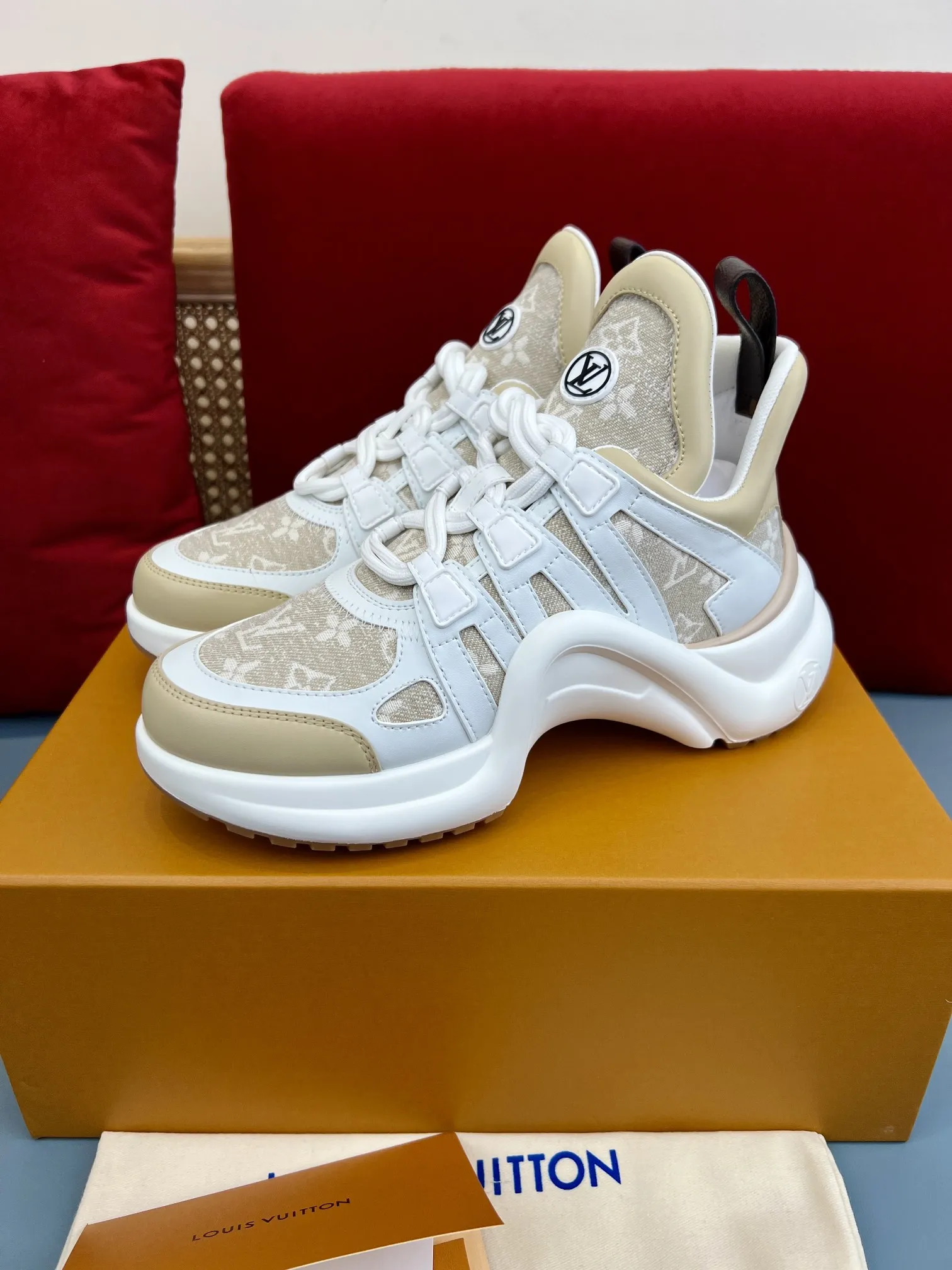 Sustainable Louis Vuitton Archlight Sneakers White Beige – Replica Shoes & Louis Vuitton Fake Edition 290