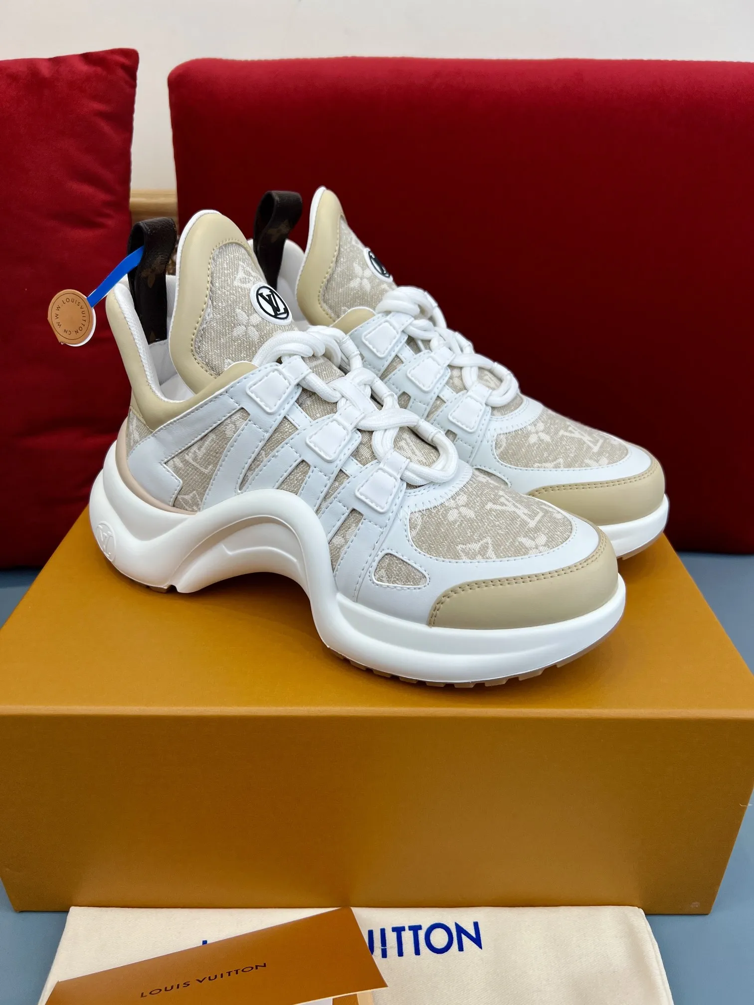 Sustainable Louis Vuitton Archlight Sneakers White Beige – Replica Shoes & Louis Vuitton Fake Edition 290