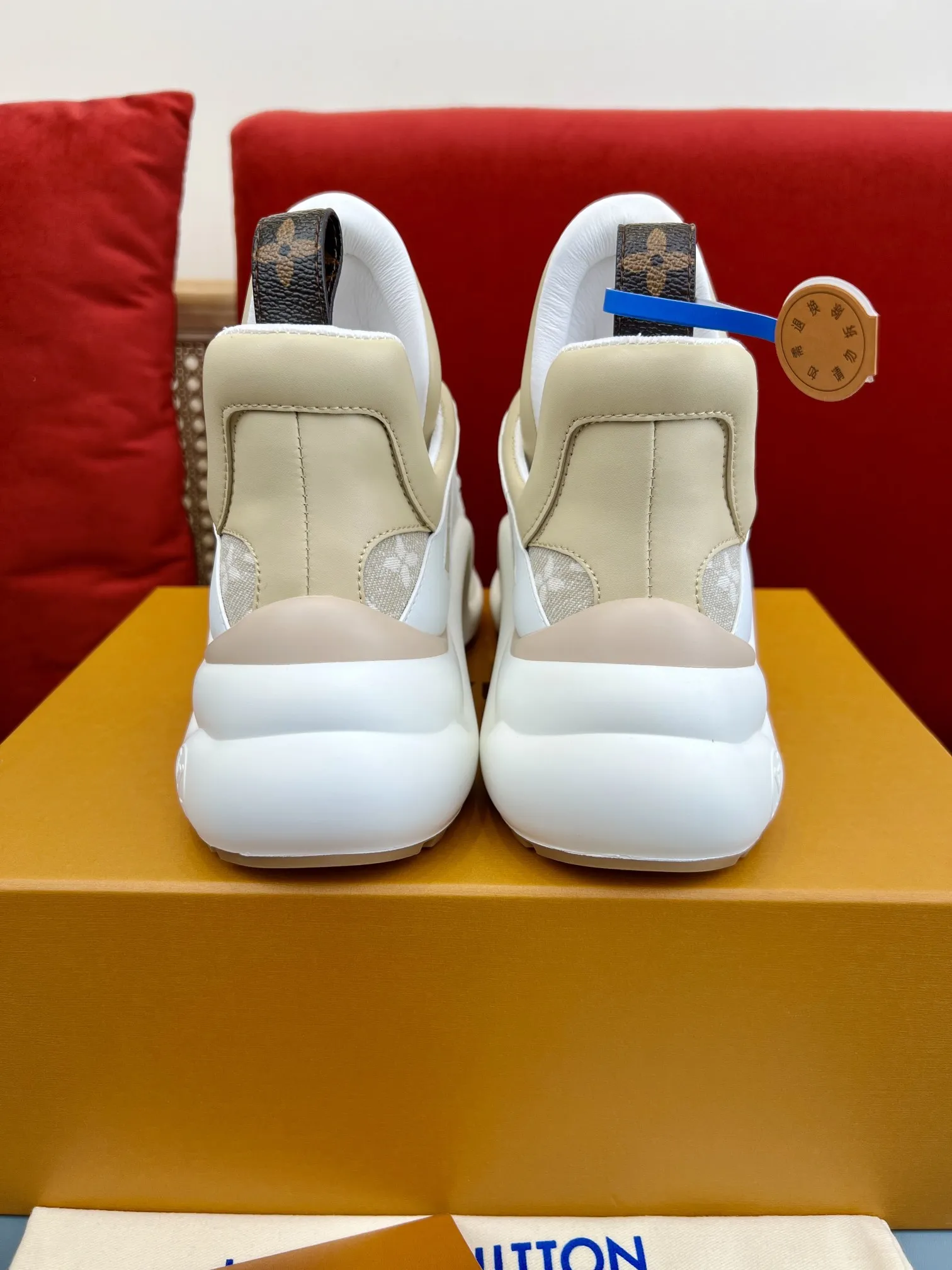 Sustainable Louis Vuitton Archlight Sneakers White Beige – Replica Shoes & Louis Vuitton Fake Edition 290