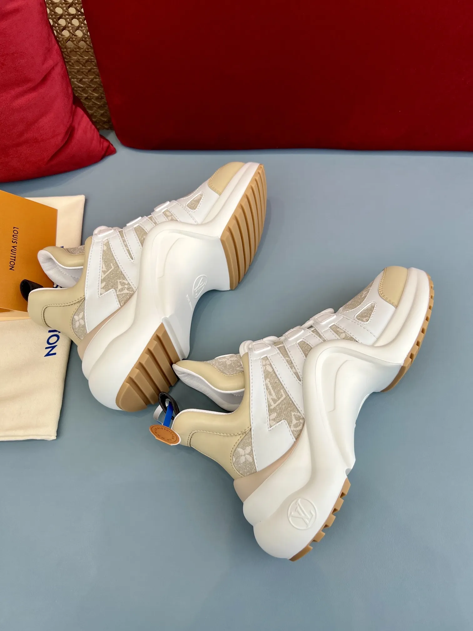 Sustainable Louis Vuitton Archlight Sneakers White Beige – Replica Shoes & Louis Vuitton Fake Edition 290