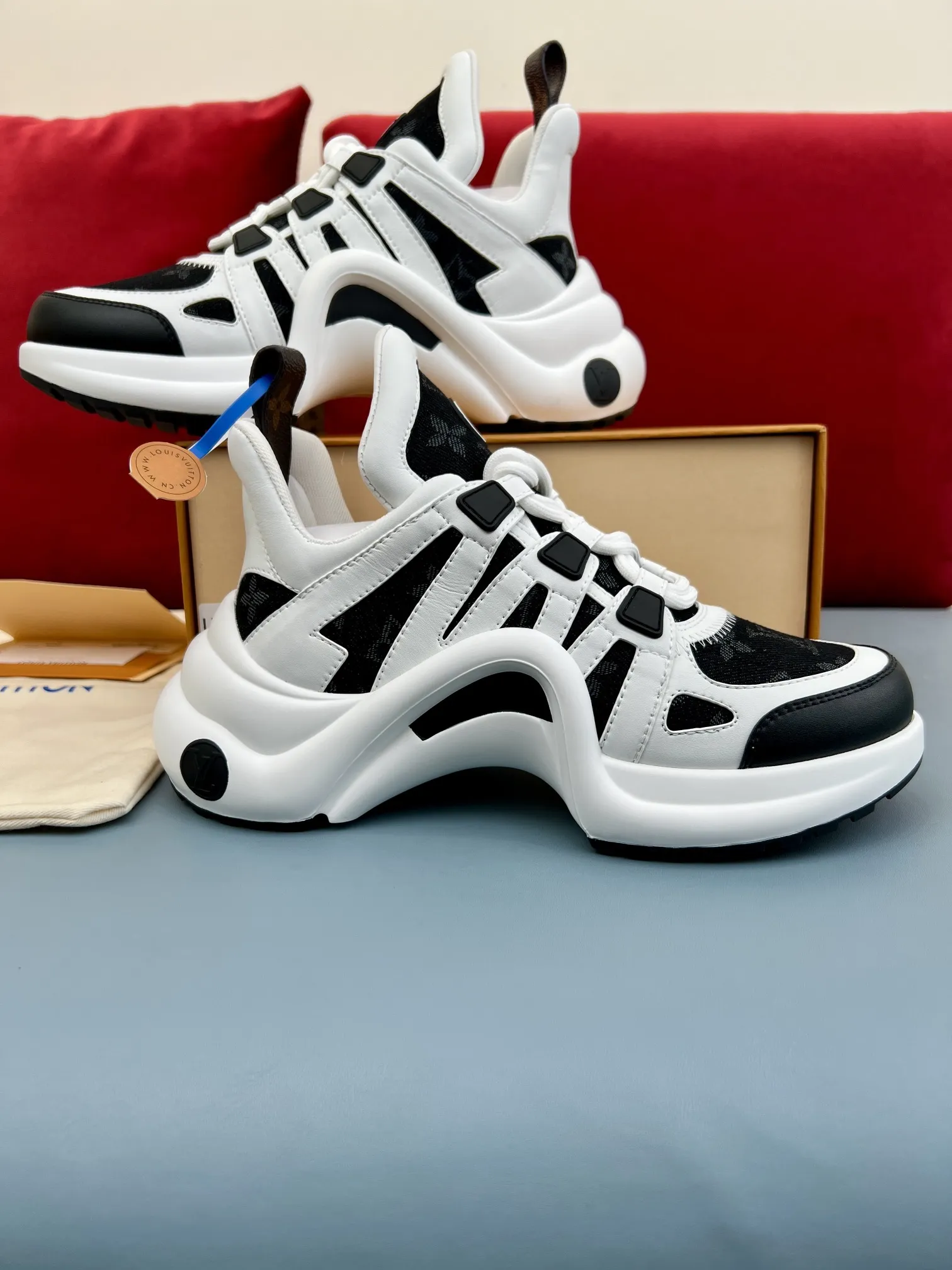 Louis Vuitton Archlight Sneakers White Black – Replica Shoes & Louis Vuitton Replica Stylish 286