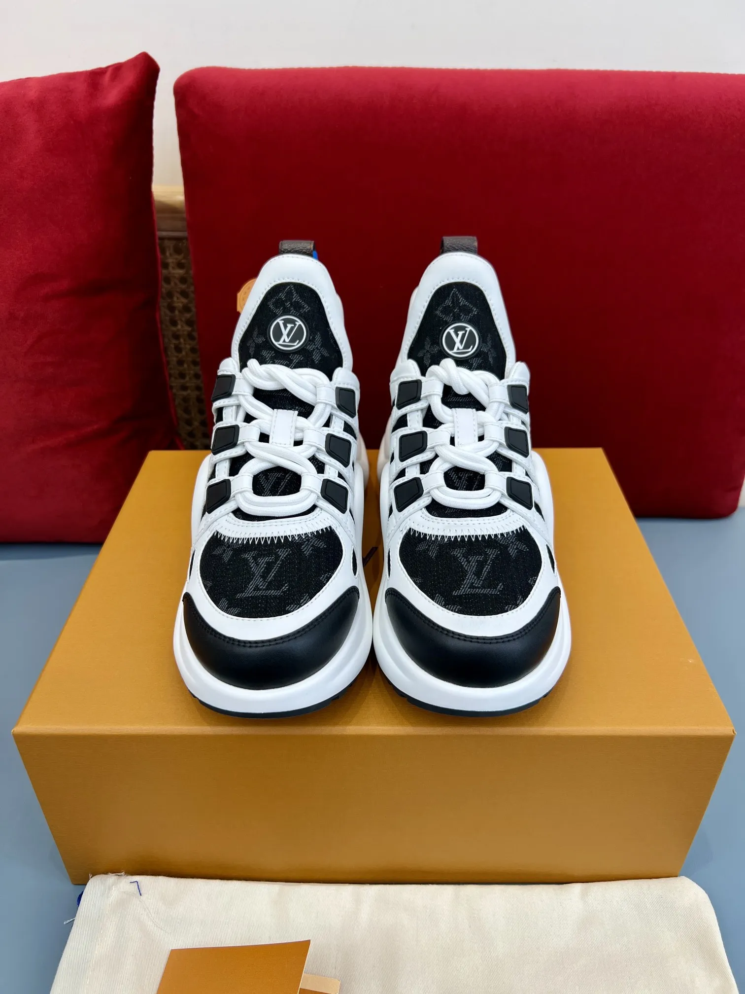Louis Vuitton Archlight Sneakers White Black – Replica Shoes & Louis Vuitton Replica Stylish 286