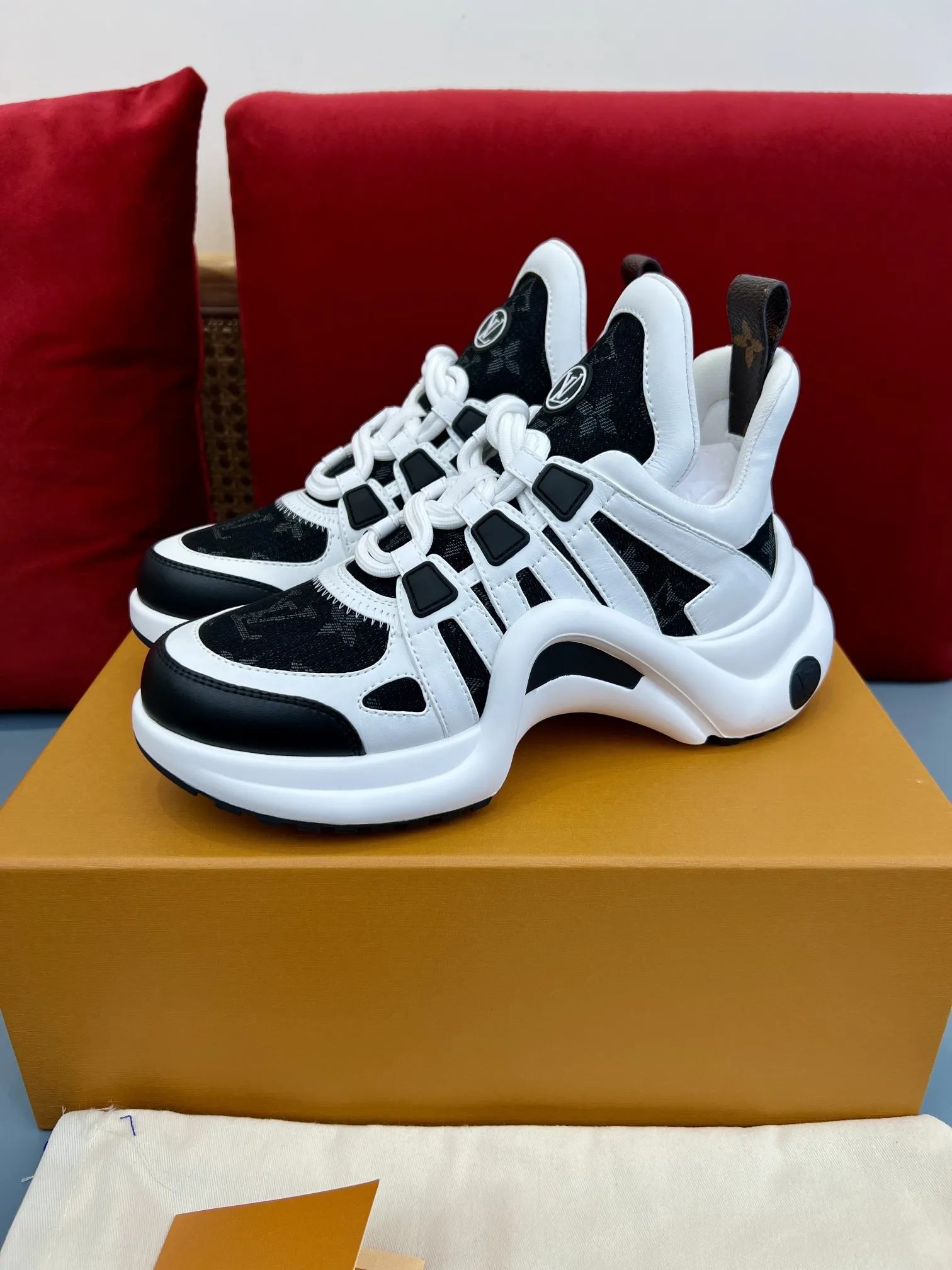 Louis Vuitton Archlight Sneakers White Black – Replica Shoes & Louis Vuitton Replica Stylish 286