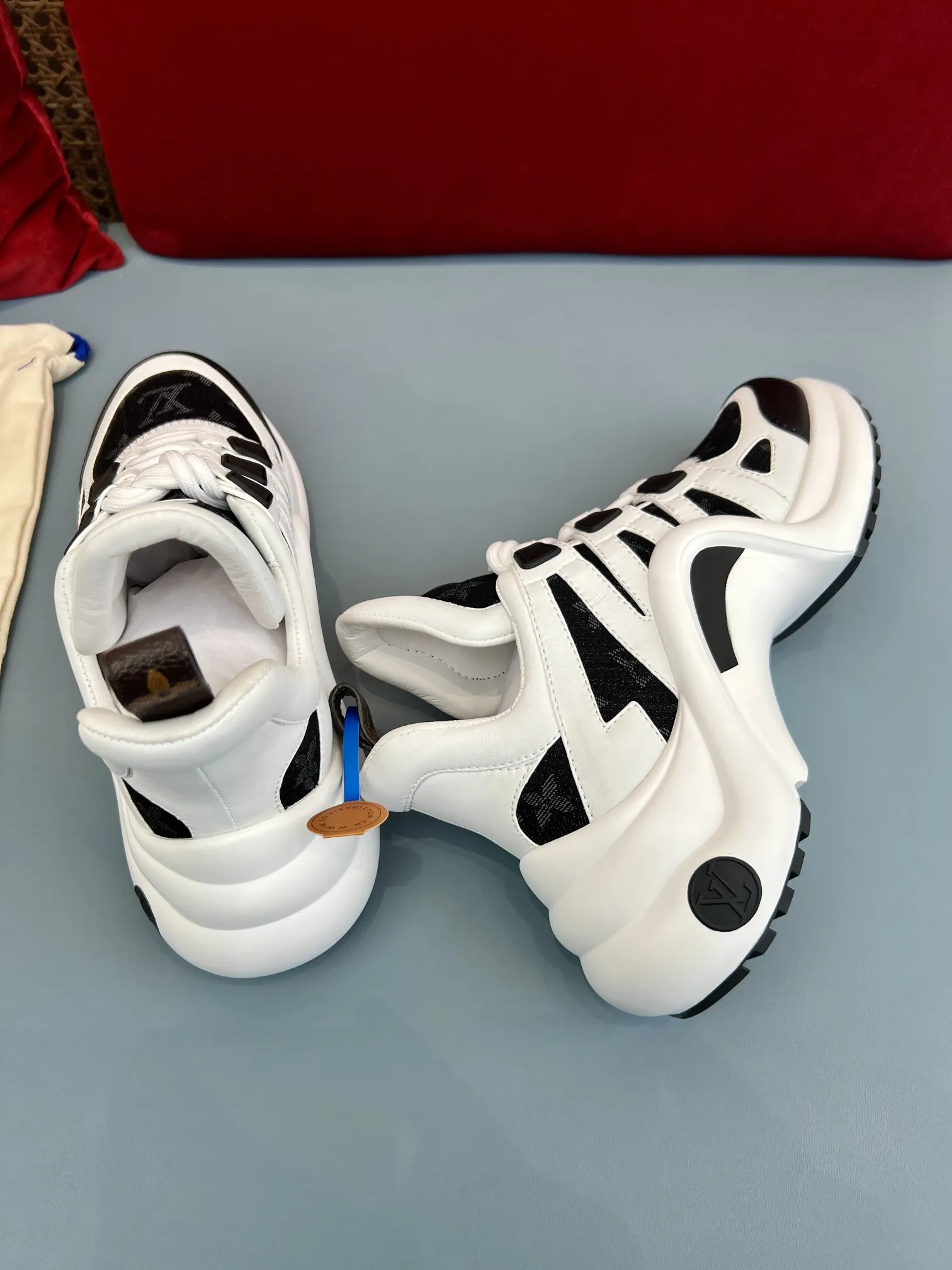 Louis Vuitton Archlight Sneakers White Black – Replica Shoes & Louis Vuitton Replica Stylish 286