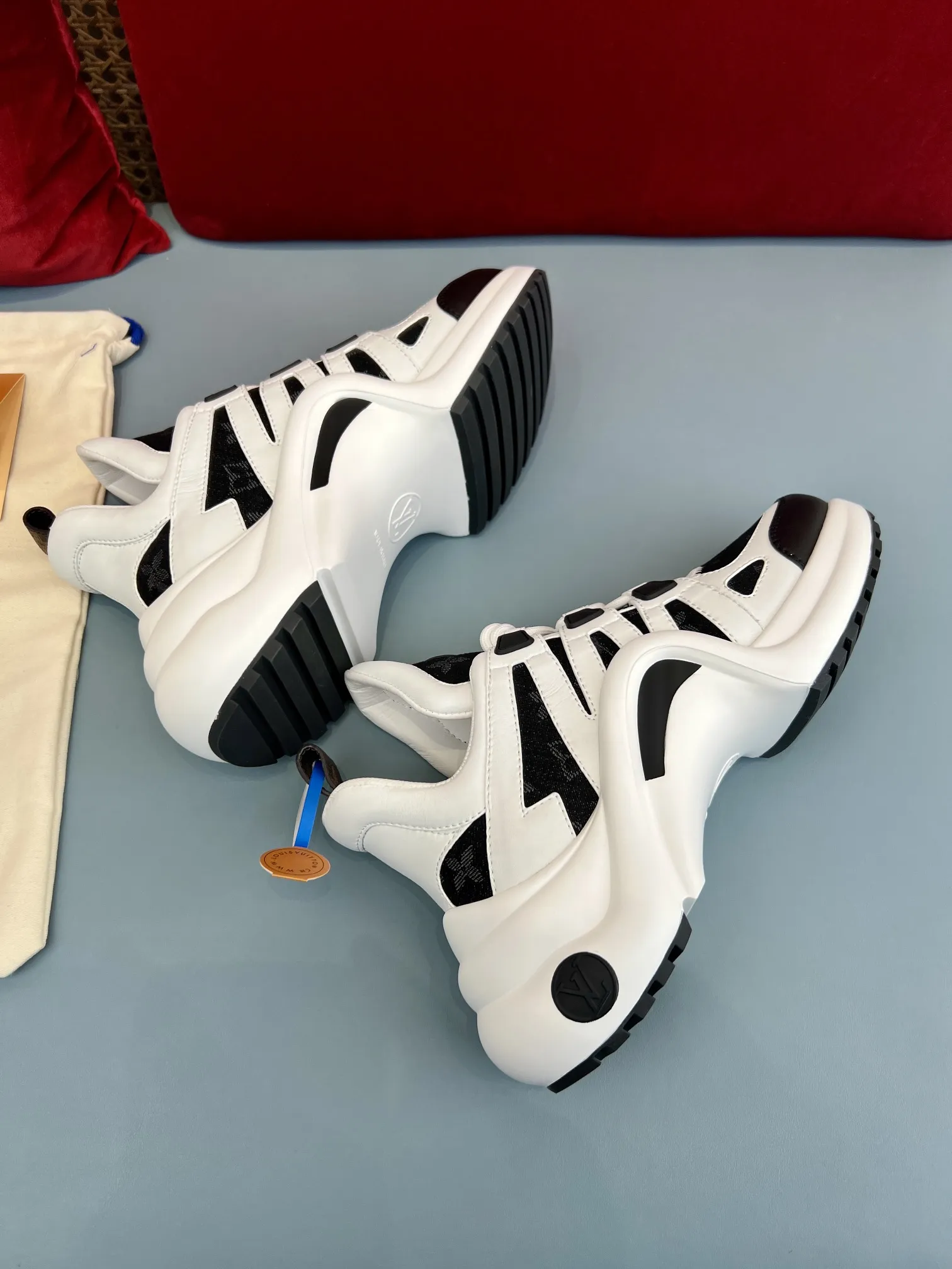 Louis Vuitton Archlight Sneakers White Black – Replica Shoes & Louis Vuitton Replica Stylish 286