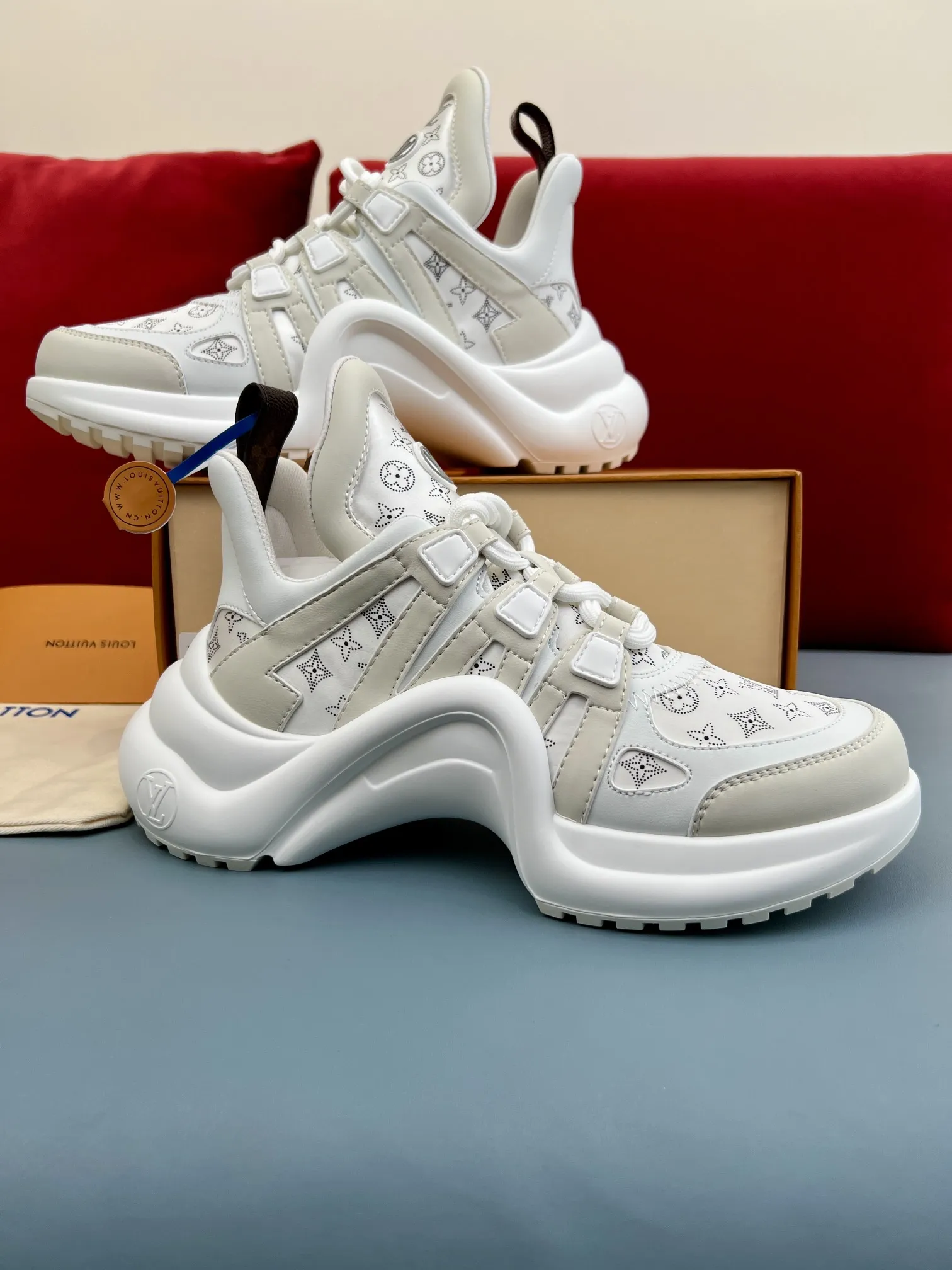 EasyMatch Louis Vuitton Archlight Sneakers White Mesh –  Replica Shoes & Louis Vuitton Replica 289