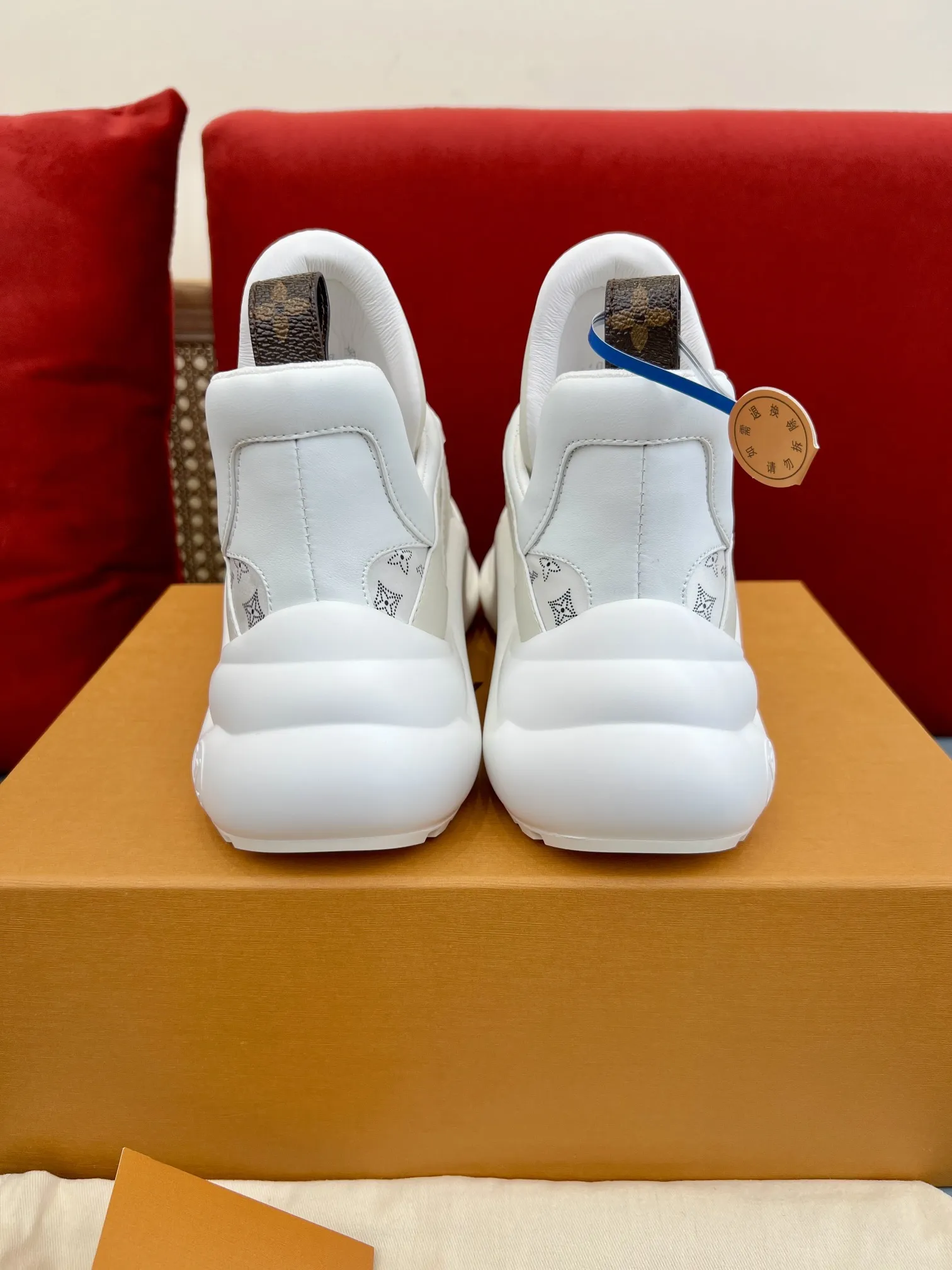 EasyMatch Louis Vuitton Archlight Sneakers White Mesh –  Replica Shoes & Louis Vuitton Replica 289