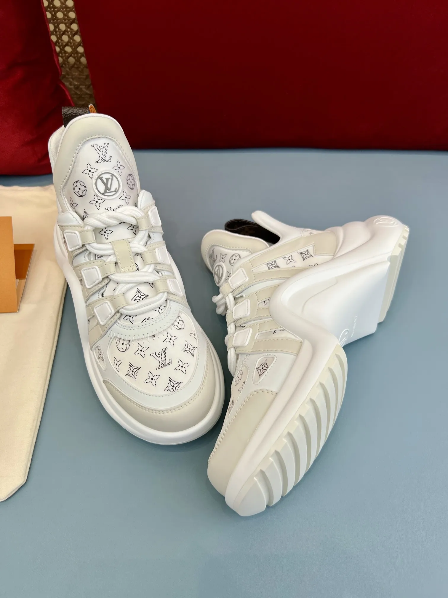 EasyMatch Louis Vuitton Archlight Sneakers White Mesh –  Replica Shoes & Louis Vuitton Replica 289