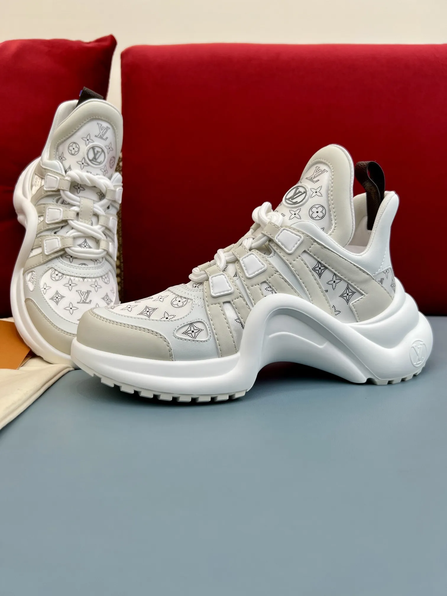 EasyMatch Louis Vuitton Archlight Sneakers White Mesh –  Replica Shoes & Louis Vuitton Replica 289