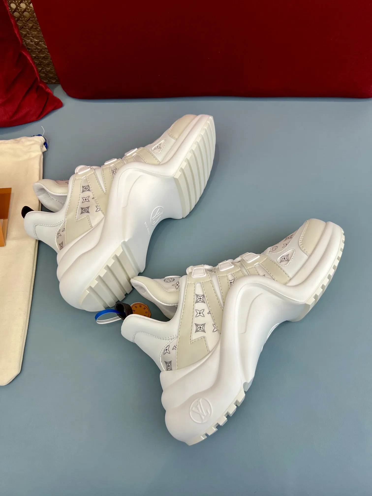 EasyMatch Louis Vuitton Archlight Sneakers White Mesh –  Replica Shoes & Louis Vuitton Replica 289