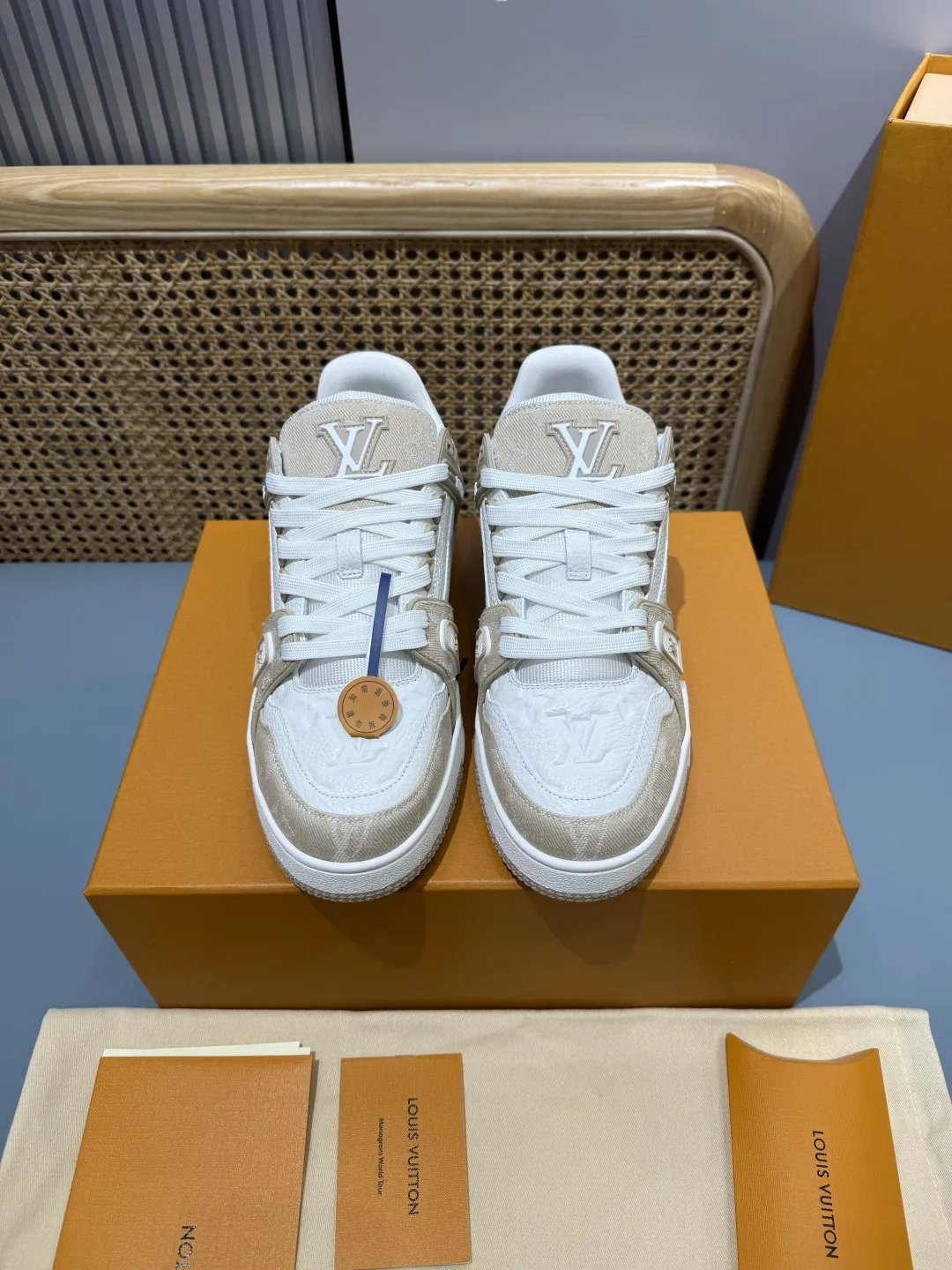 Louis Vuitton Trainer Beige  Sneakers – Replica Shoes & Louis Vuitton Fake Edition EasyMatch 453