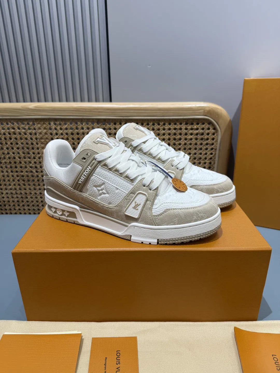 Louis Vuitton Trainer Beige  Sneakers – Replica Shoes & Louis Vuitton Fake Edition EasyMatch 453