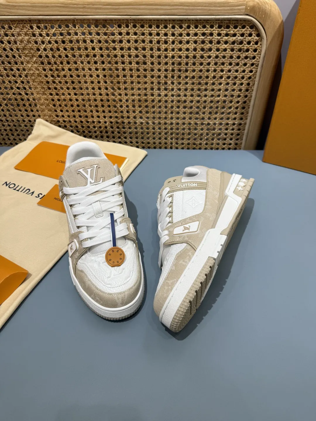 Louis Vuitton Trainer Beige  Sneakers – Replica Shoes & Louis Vuitton Fake Edition EasyMatch 453
