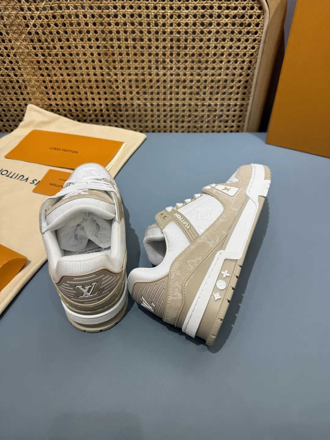 Louis Vuitton Trainer Beige  Sneakers – Replica Shoes & Louis Vuitton Fake Edition EasyMatch 453