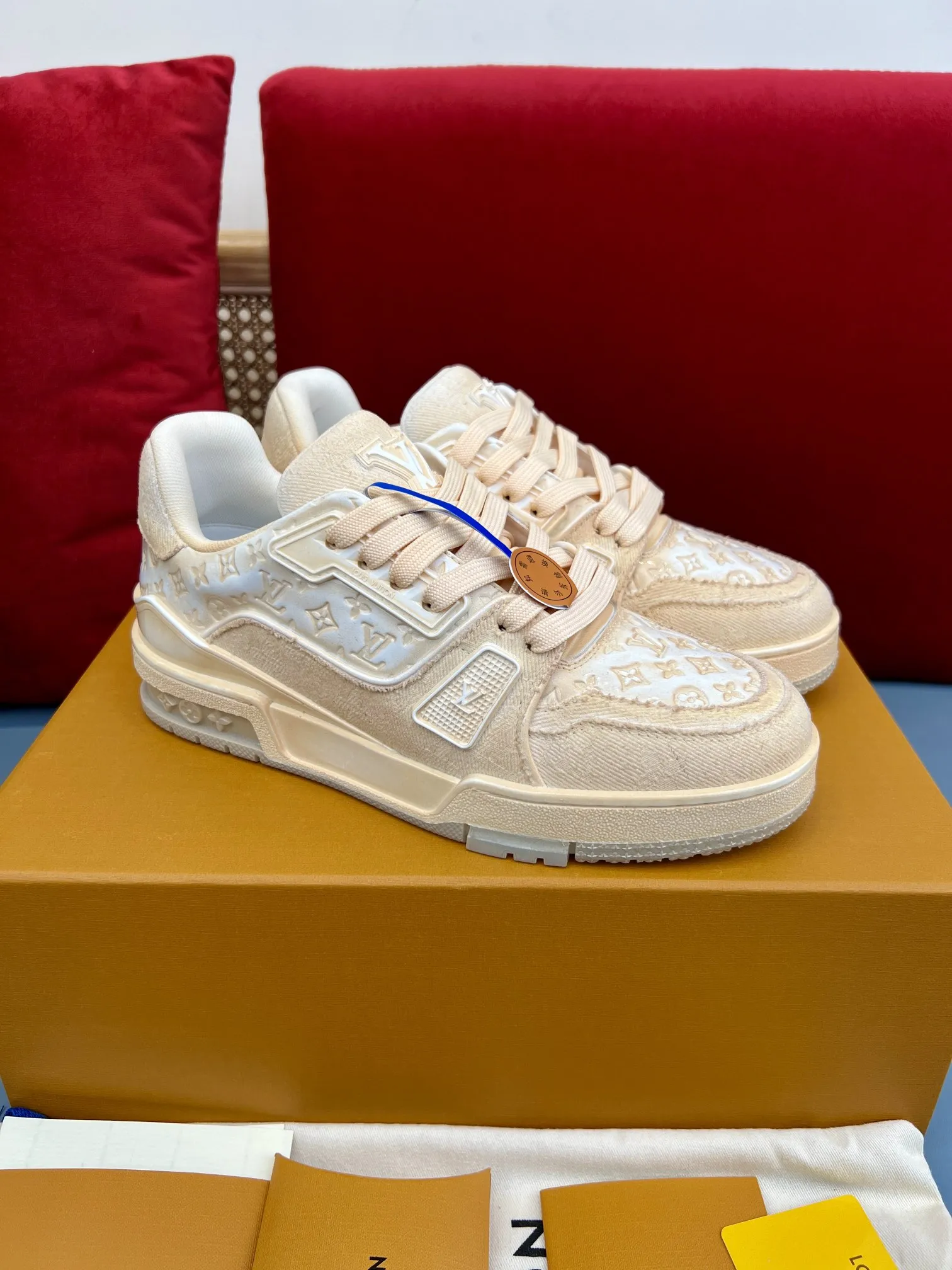 Louis Vuitton Trainer Beige Sneakers –  Replica Shoes UrbanChic 339