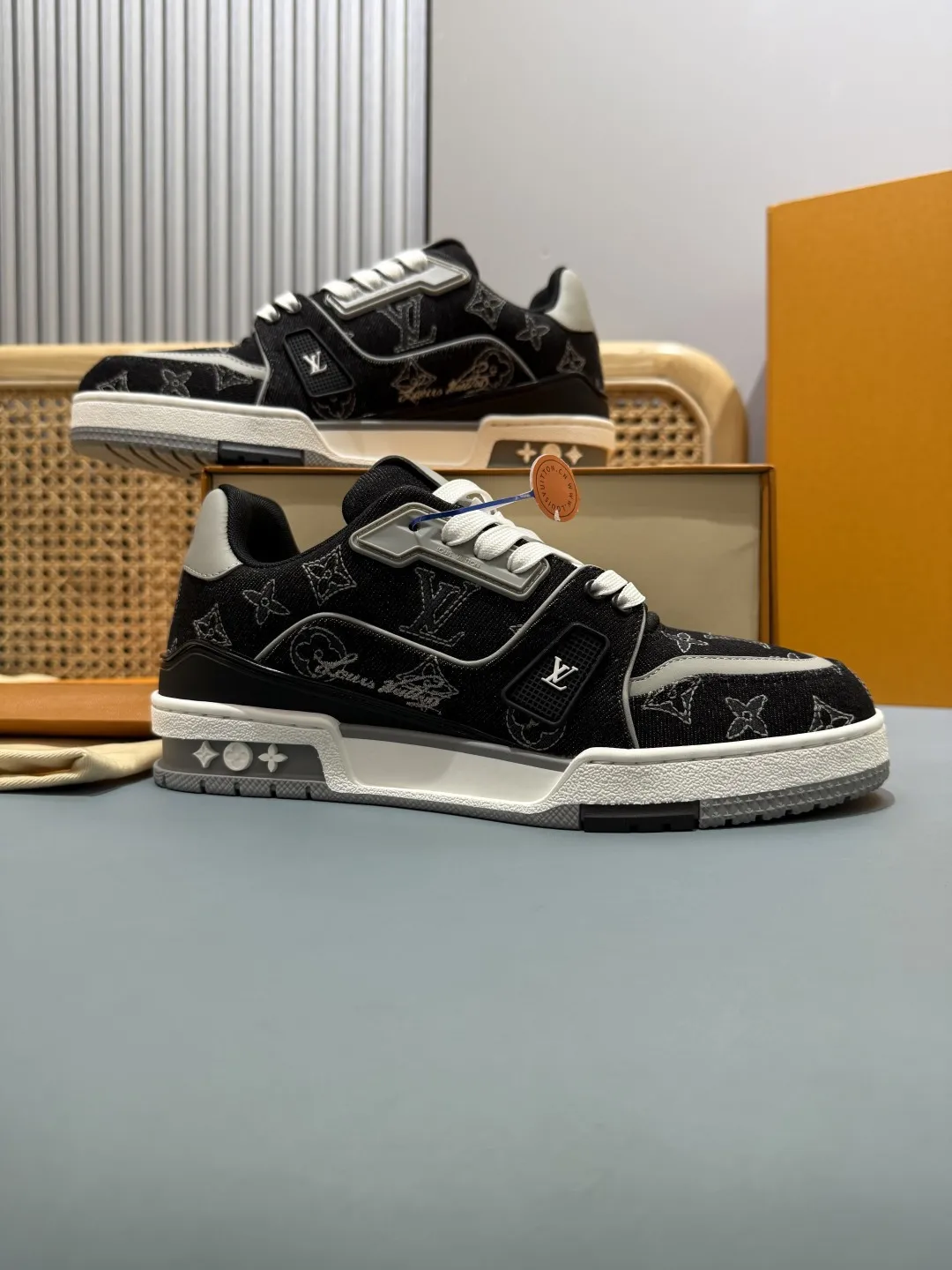 FlexibleFit Louis Vuitton Trainer Black  Replica Shoes – Premium Rep Shoes Collection 382