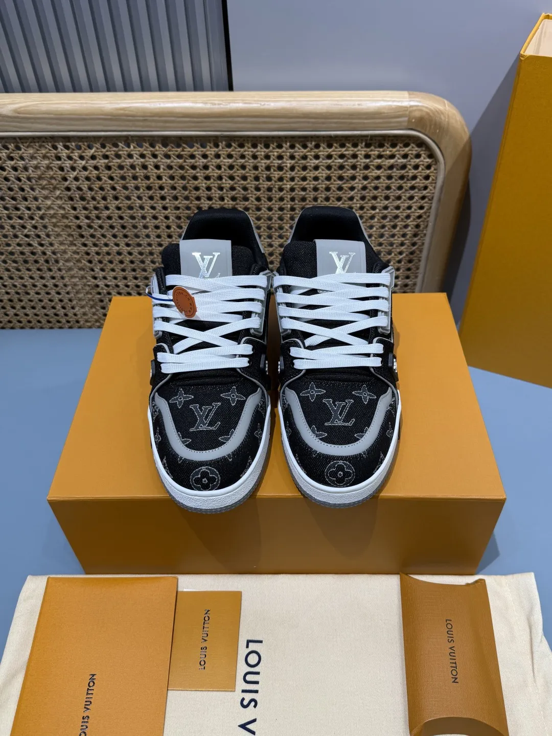 FlexibleFit Louis Vuitton Trainer Black  Replica Shoes – Premium Rep Shoes Collection 382
