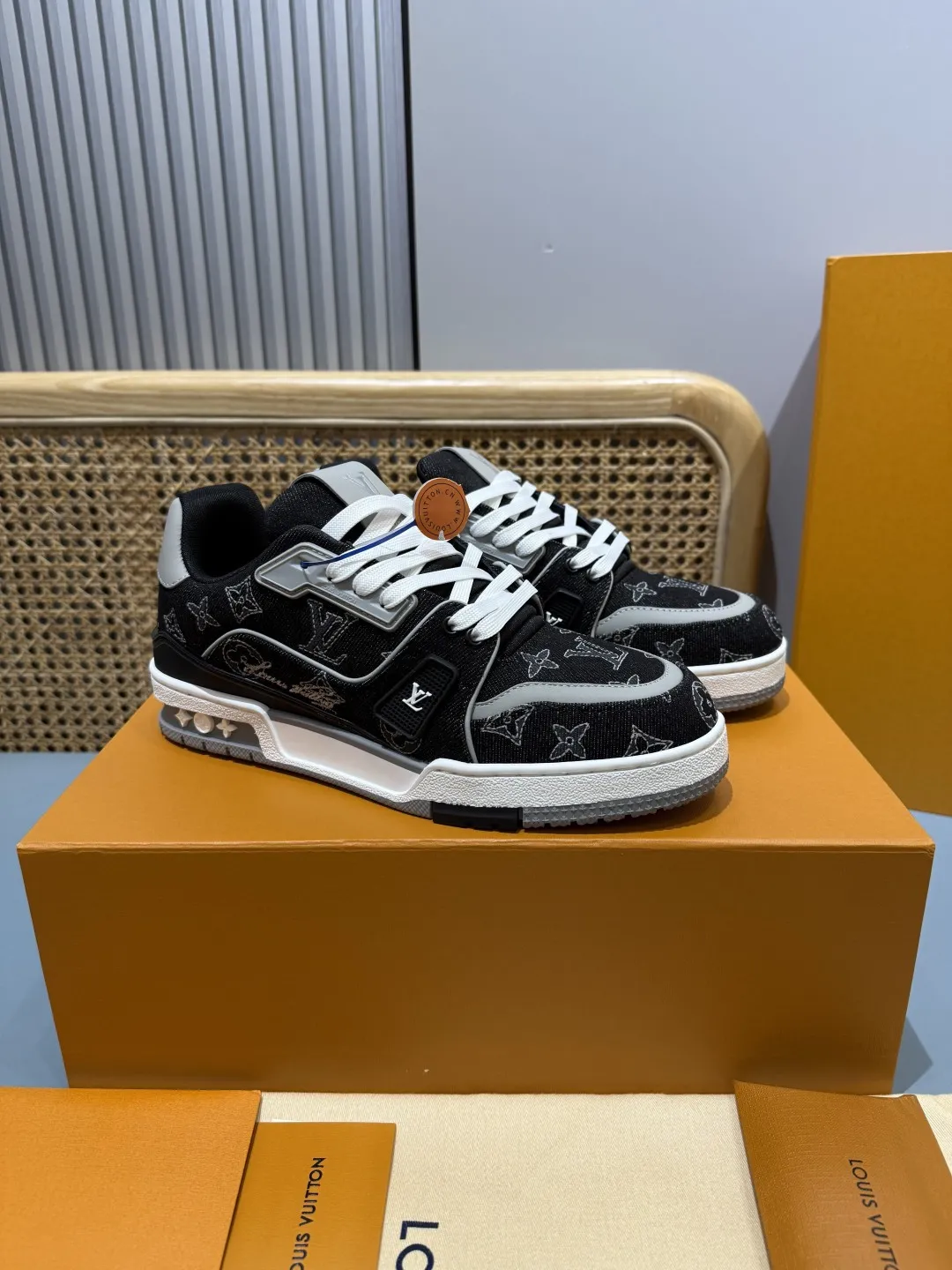 FlexibleFit Louis Vuitton Trainer Black  Replica Shoes – Premium Rep Shoes Collection 382