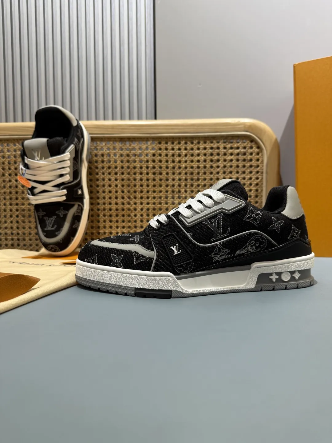 FlexibleFit Louis Vuitton Trainer Black  Replica Shoes – Premium Rep Shoes Collection 382