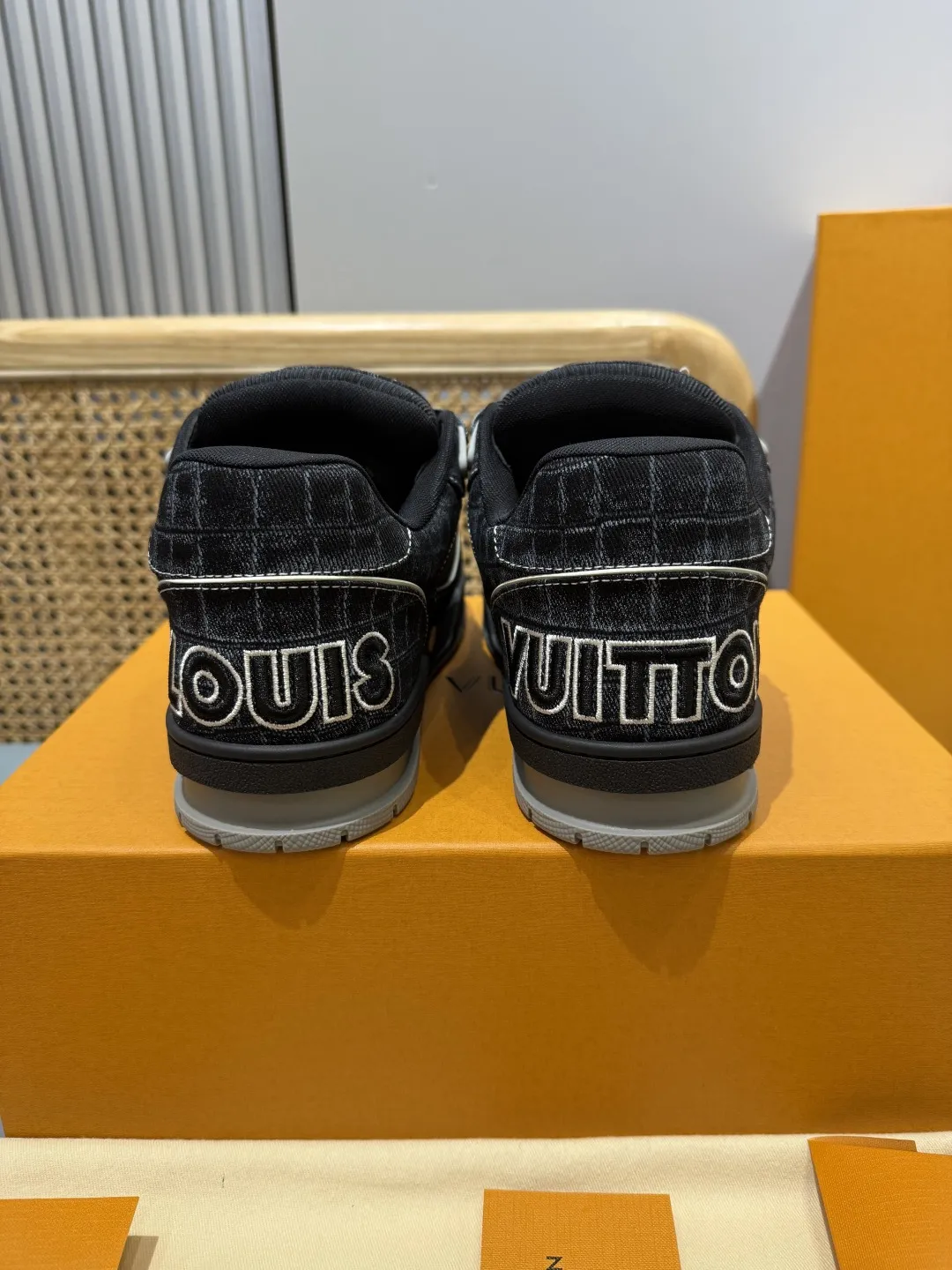 Louis Vuitton Trainer Black Monogram Replica Shoes with Fake Louis Vuitton Design Sophisticated 432