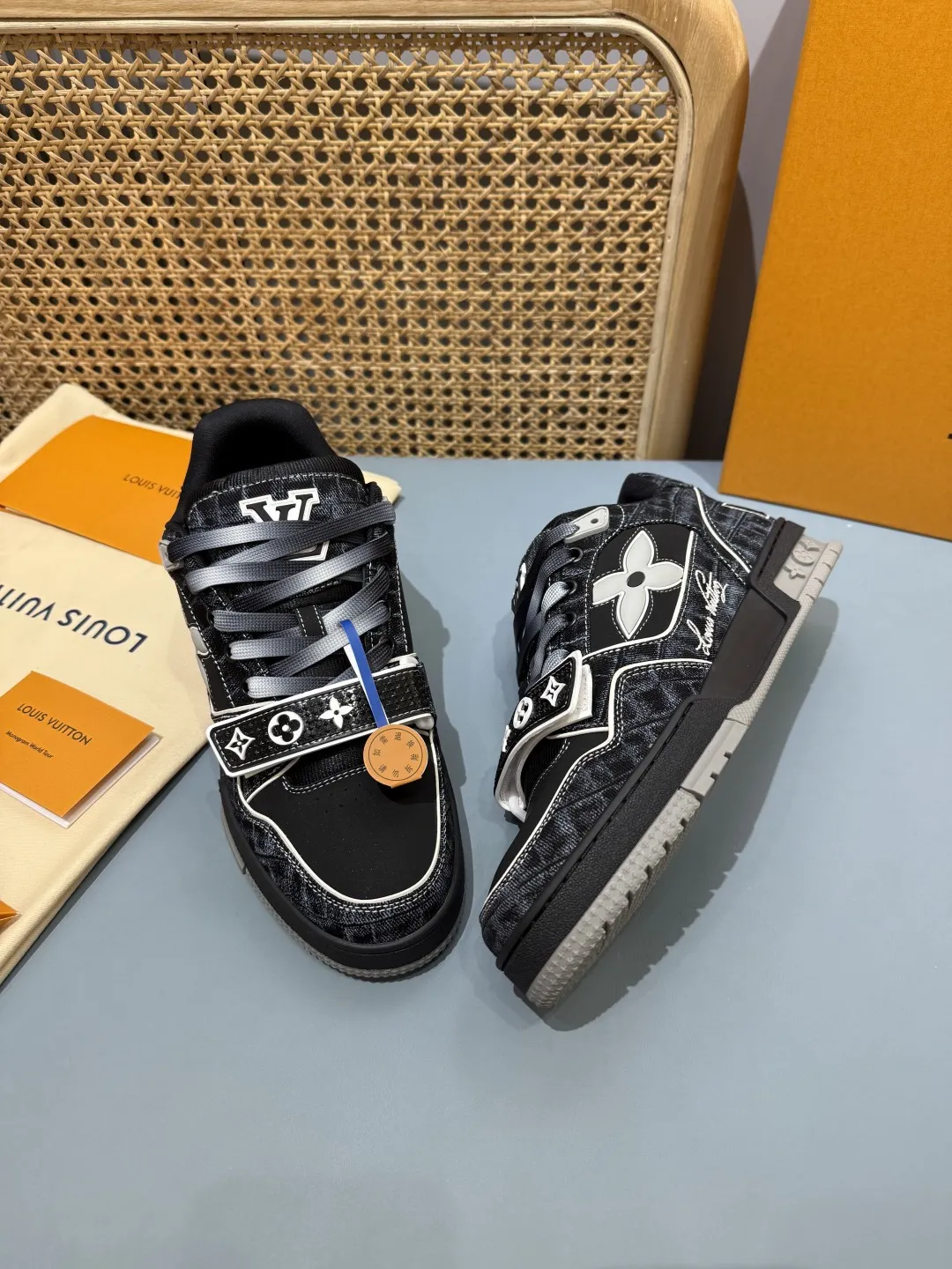 Louis Vuitton Trainer Black Monogram Replica Shoes with Fake Louis Vuitton Design Sophisticated 432