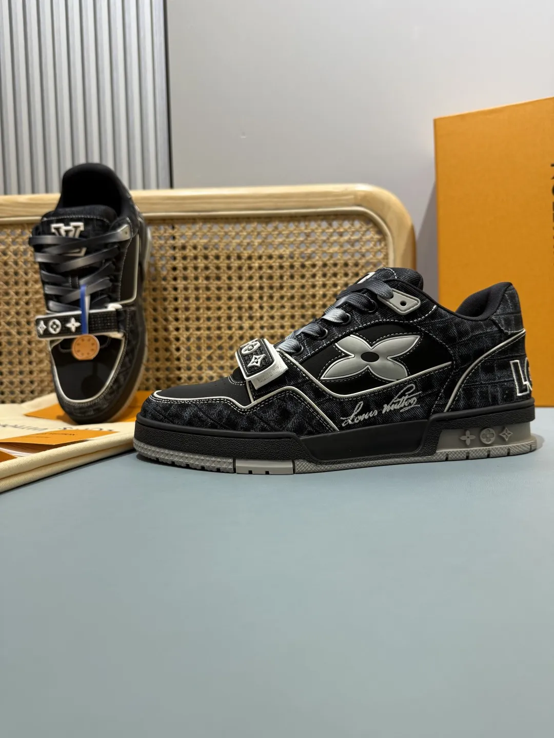 Louis Vuitton Trainer Black Monogram Replica Shoes with Fake Louis Vuitton Design Sophisticated 432