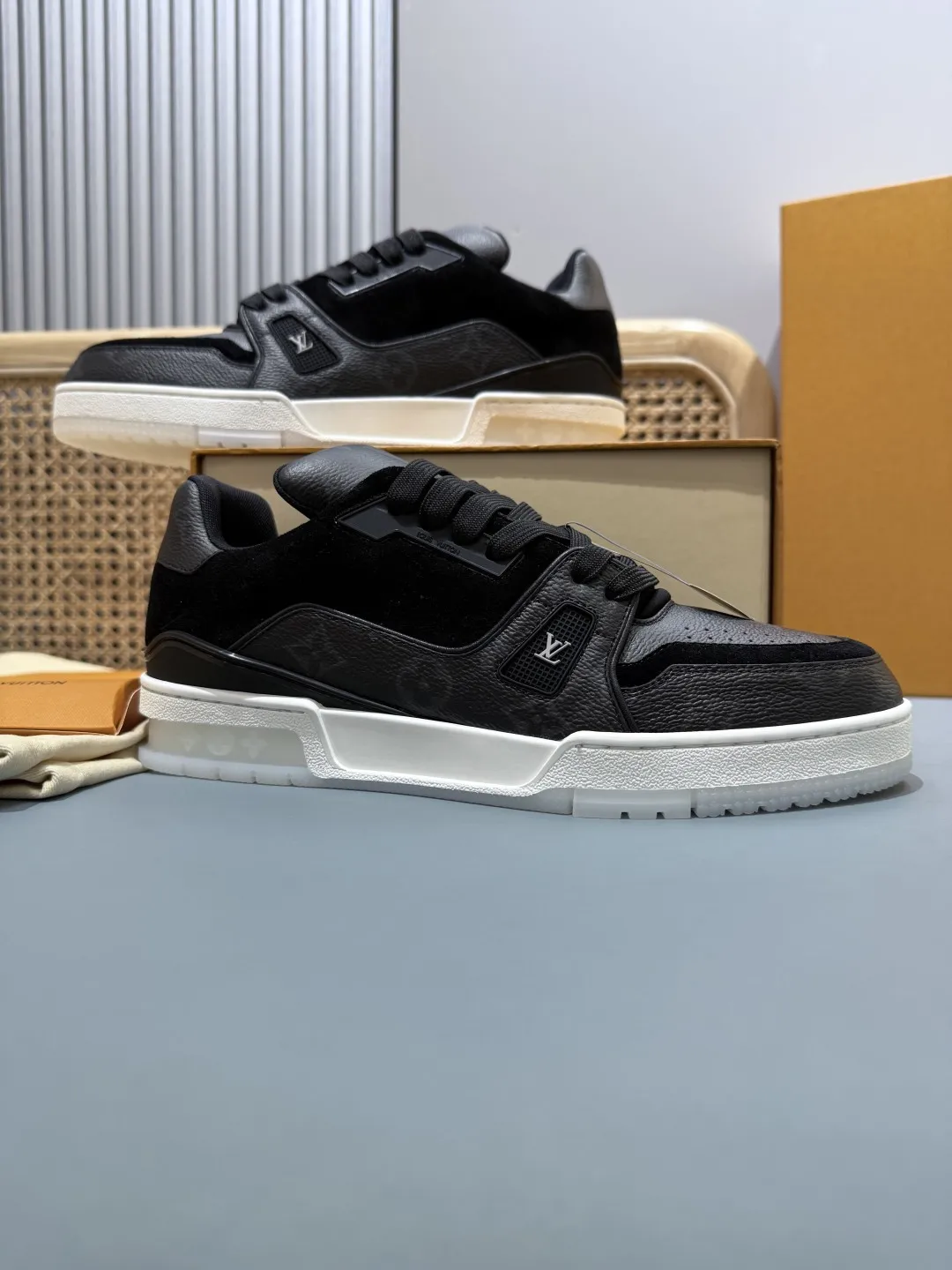 WrinkleFree Louis Vuitton Trainer  Black Replica Shoes – Premium Rep Sneakers 415