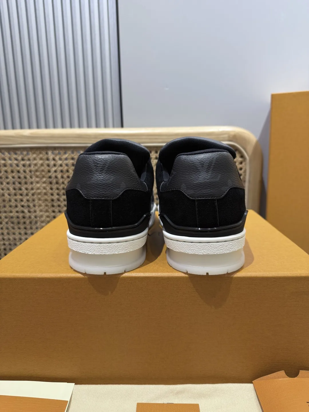 WrinkleFree Louis Vuitton Trainer  Black Replica Shoes – Premium Rep Sneakers 415