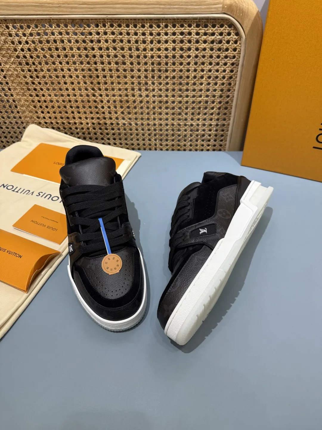 WrinkleFree Louis Vuitton Trainer  Black Replica Shoes – Premium Rep Sneakers 415