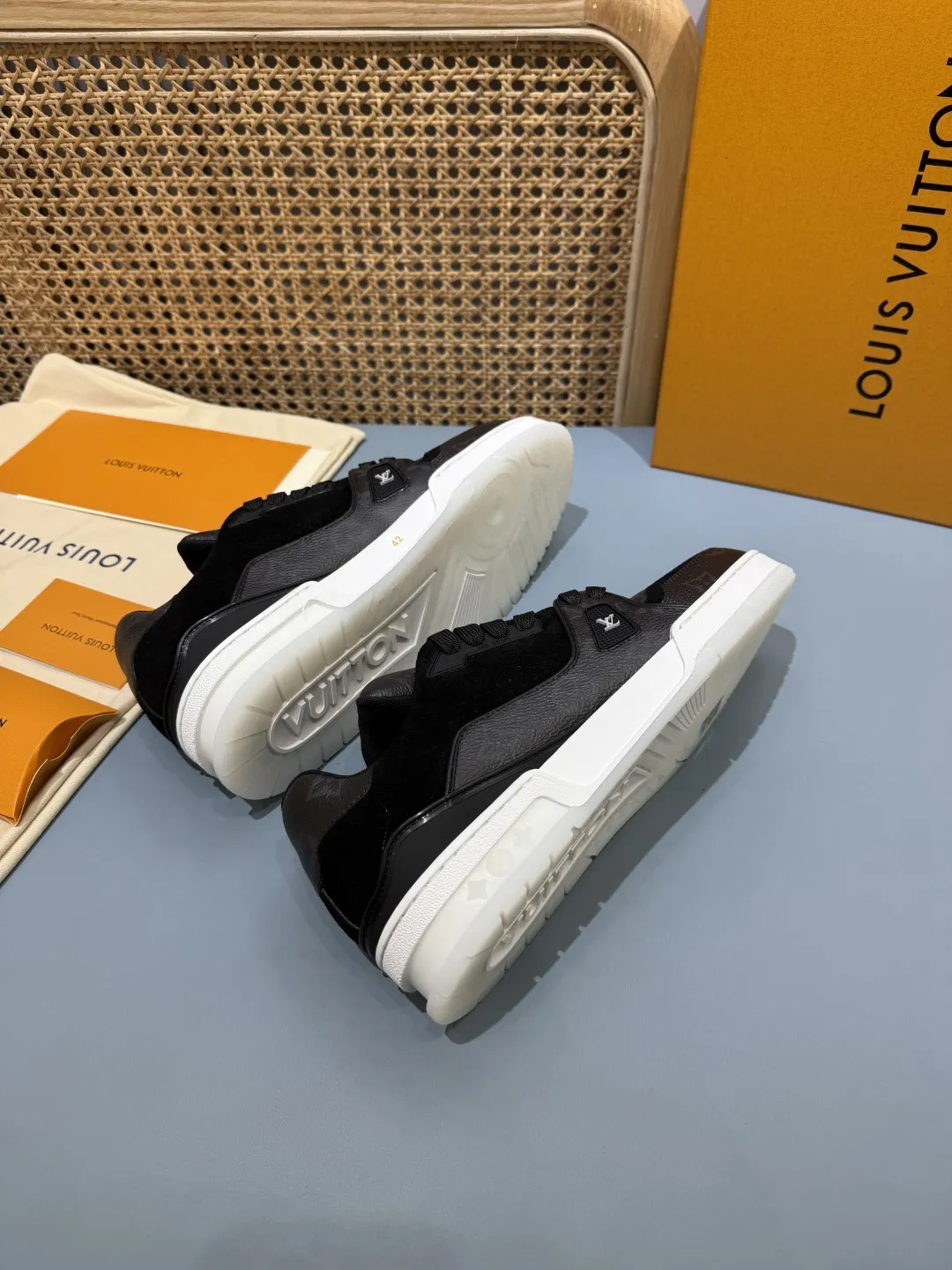 WrinkleFree Louis Vuitton Trainer  Black Replica Shoes – Premium Rep Sneakers 415
