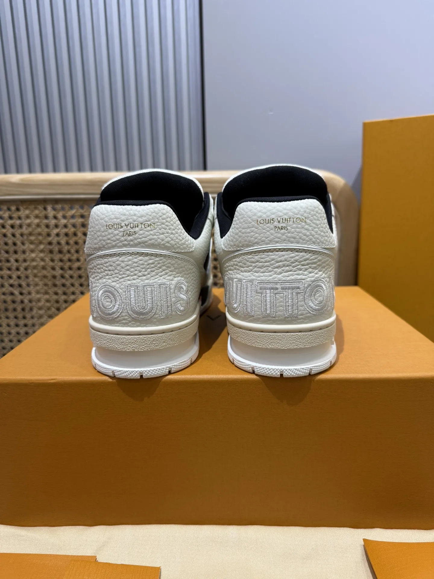 Louis Vuitton Trainer Cream Black Replica Shoes with Rep Sneakers Style FlexibleFit 409