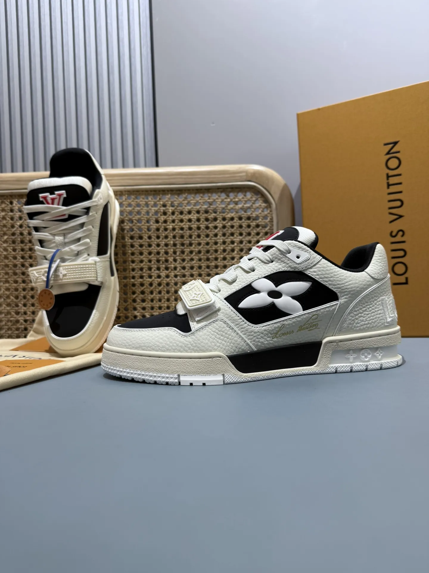 Louis Vuitton Trainer Cream Black Replica Shoes with Rep Sneakers Style FlexibleFit 409