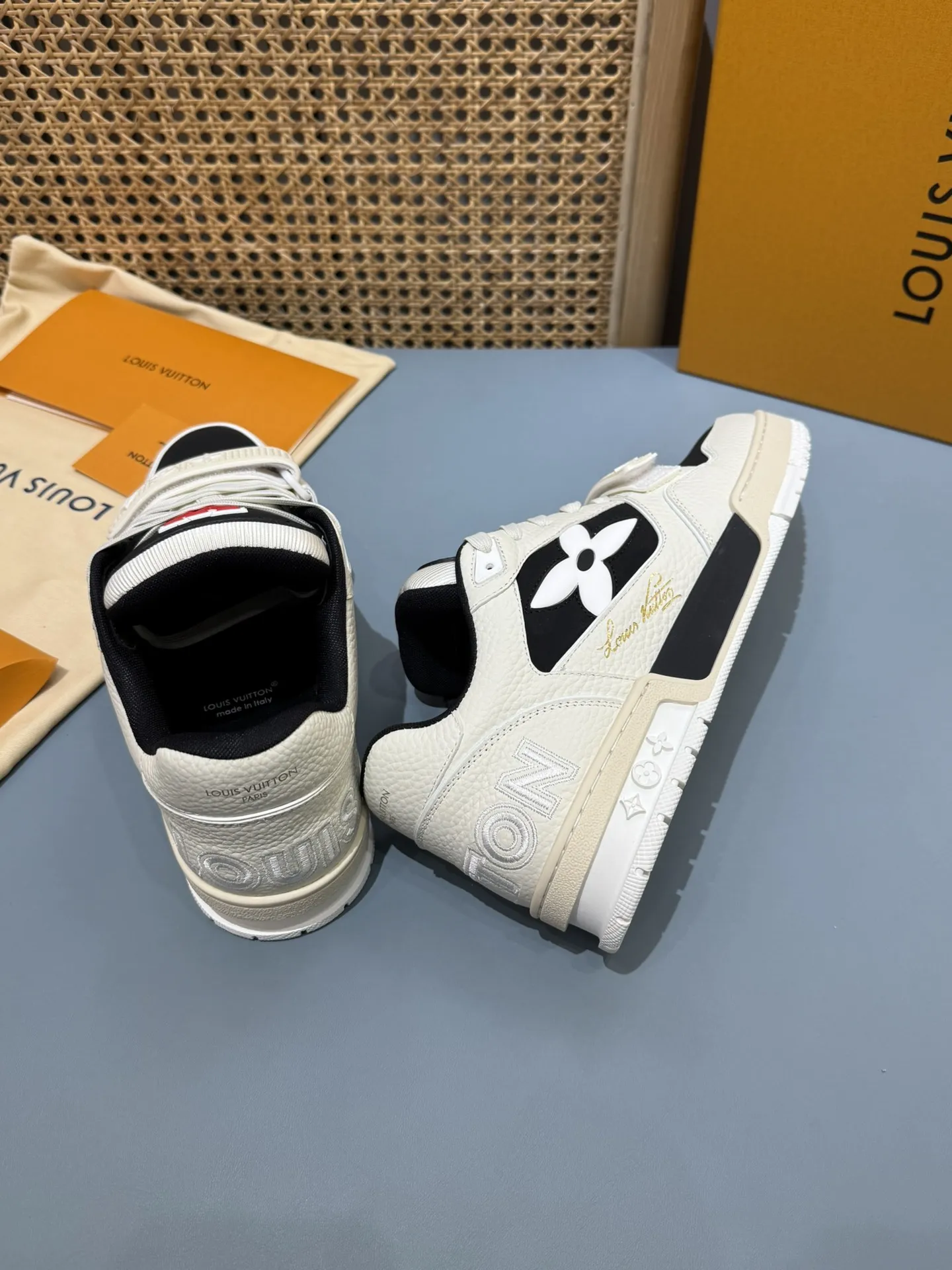 Louis Vuitton Trainer Cream Black Replica Shoes with Rep Sneakers Style FlexibleFit 409