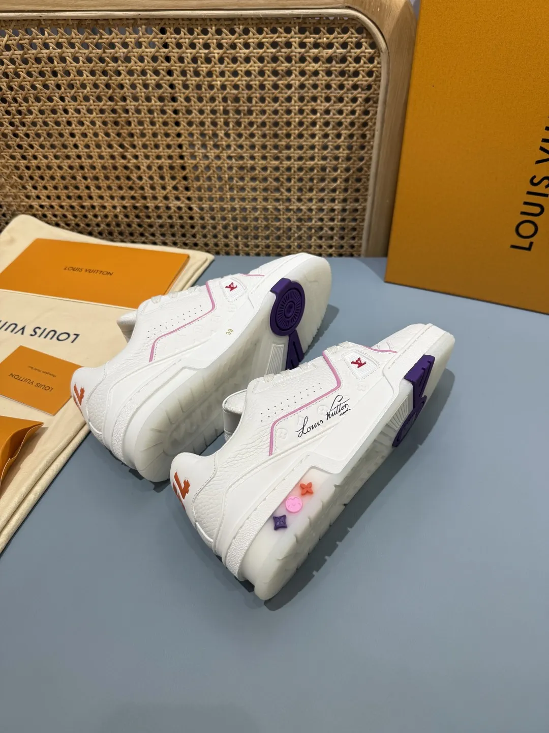 Effortless Louis Vuitton Trainer Cruise White Replica Shoes –  Rep Sneakers 402