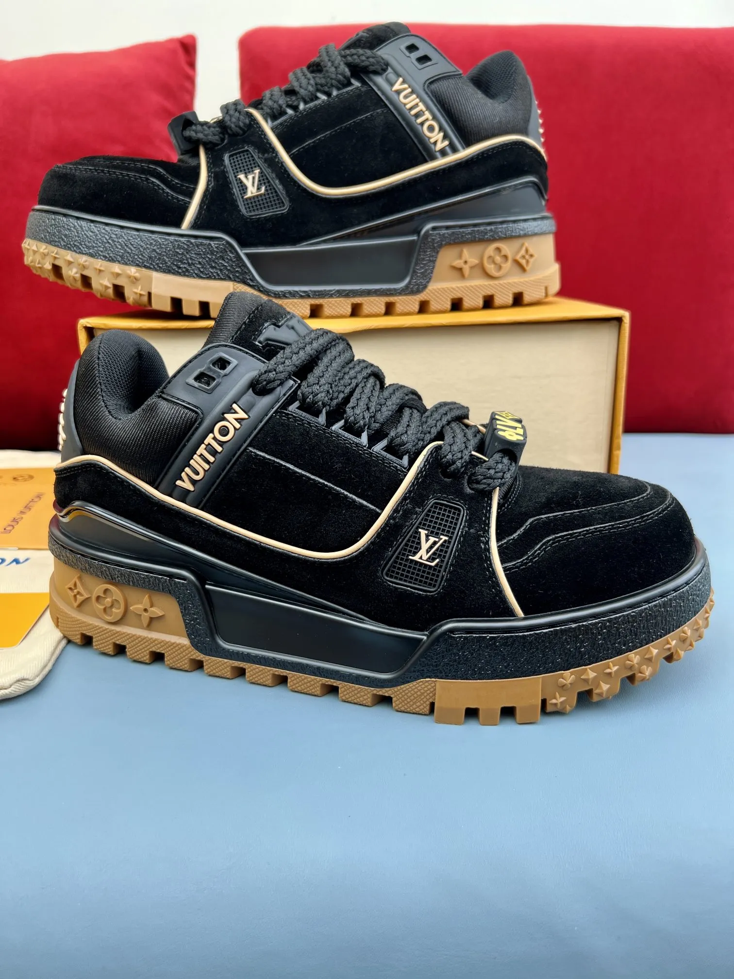 Louis Vuitton Trainer DIY Black Replica Shoes –  Rep Sneakers WrinkleFree 351