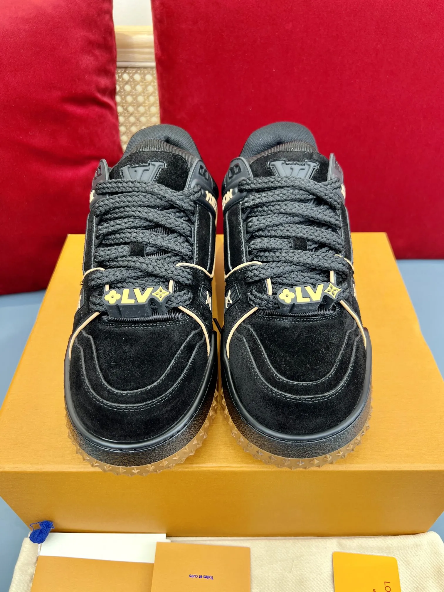 Louis Vuitton Trainer DIY Black Replica Shoes –  Rep Sneakers WrinkleFree 351