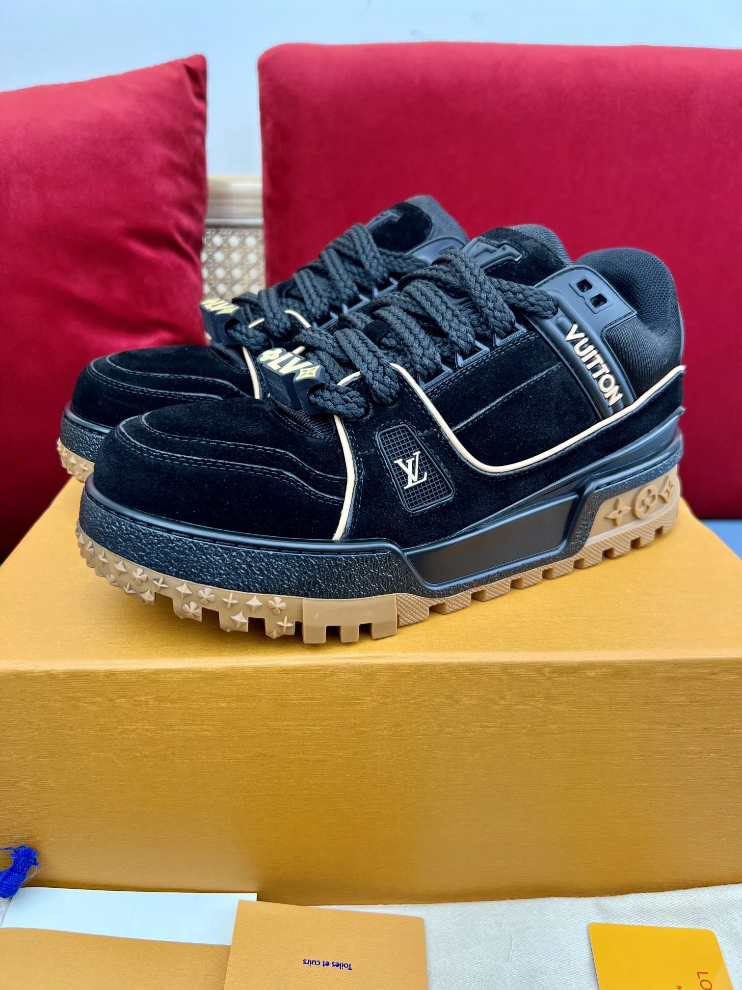 Louis Vuitton Trainer DIY Black Replica Shoes –  Rep Sneakers WrinkleFree 351