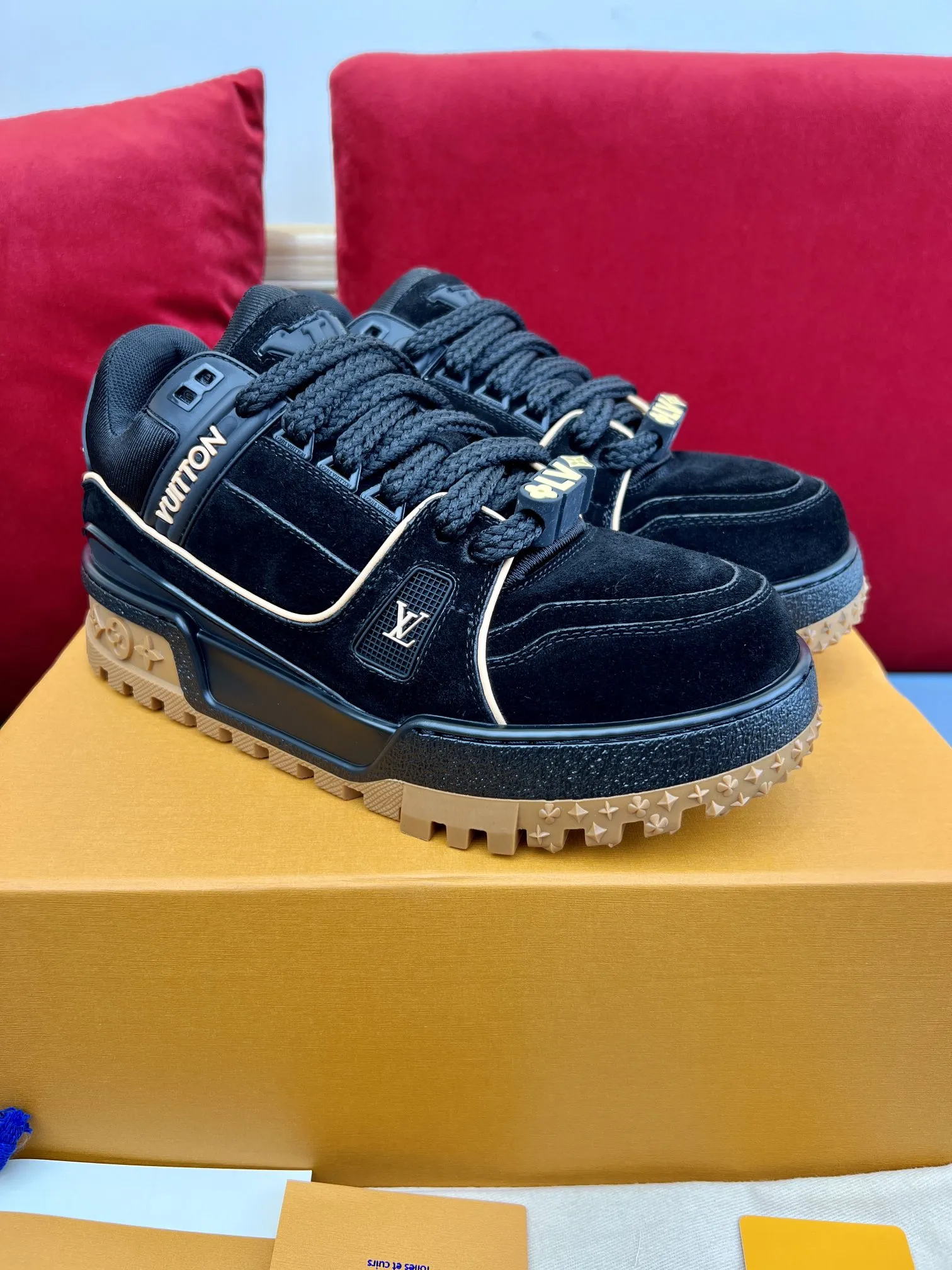 Louis Vuitton Trainer DIY Black Replica Shoes –  Rep Sneakers WrinkleFree 351