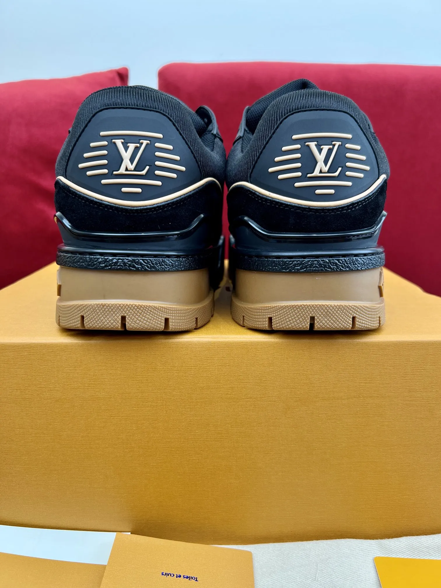 Louis Vuitton Trainer DIY Black Replica Shoes –  Rep Sneakers WrinkleFree 351