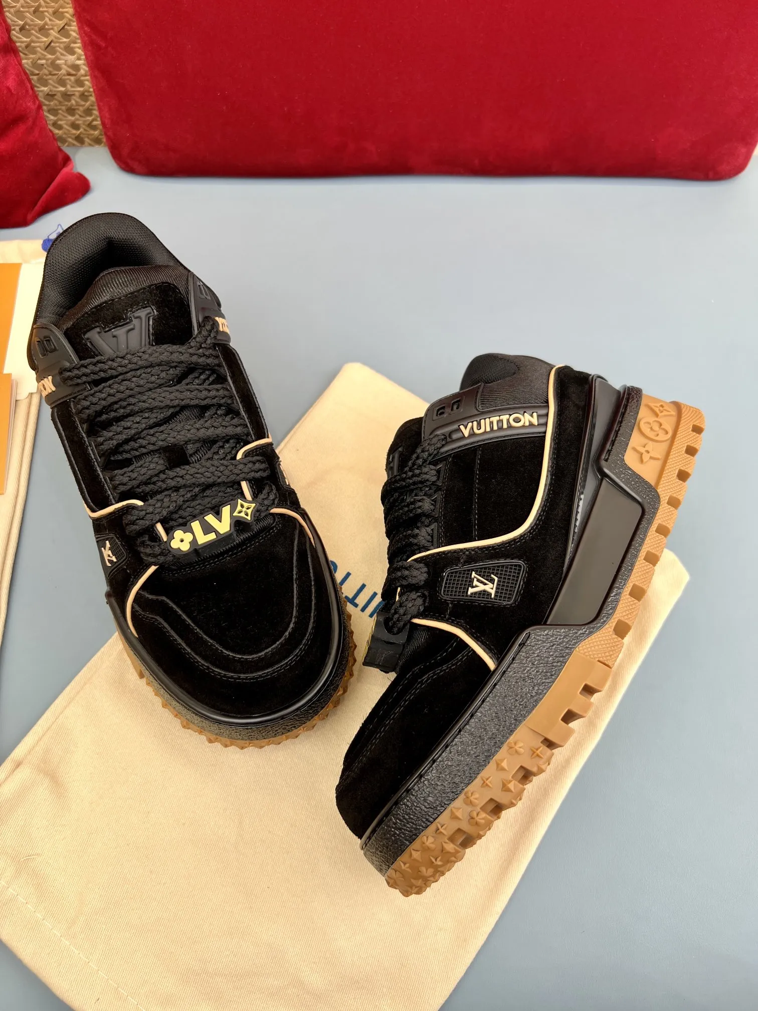 Louis Vuitton Trainer DIY Black Replica Shoes –  Rep Sneakers WrinkleFree 351