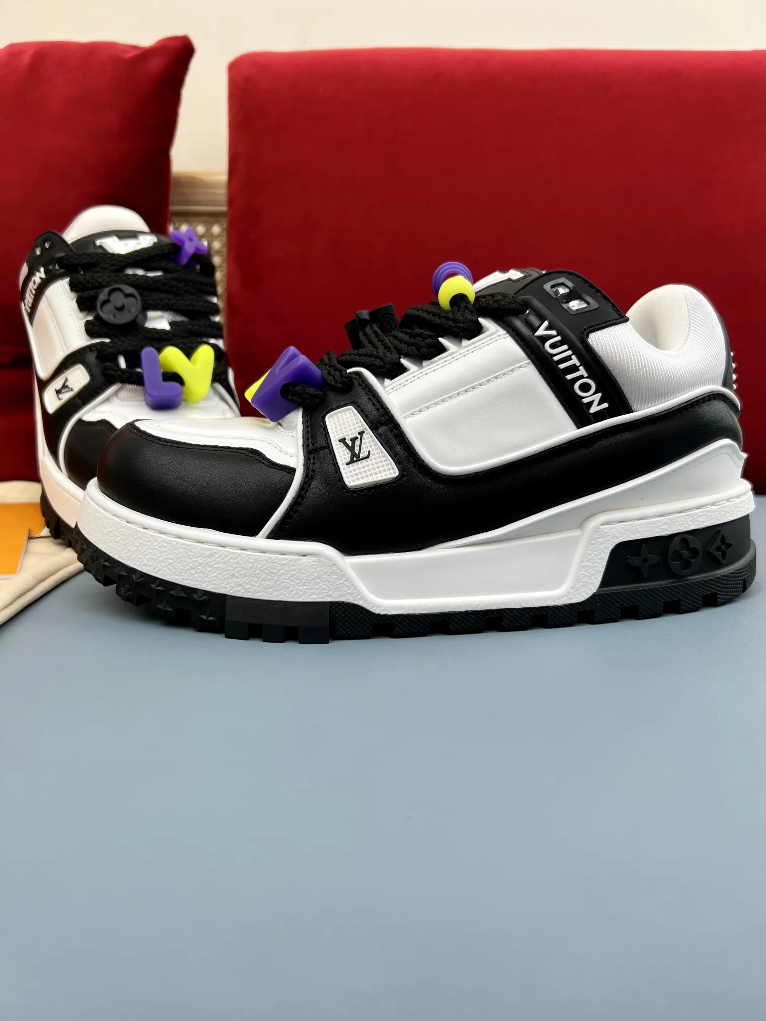 Timeless Louis Vuitton Trainer DIY Black White Replica Shoes with Rep Sneakers Style 354