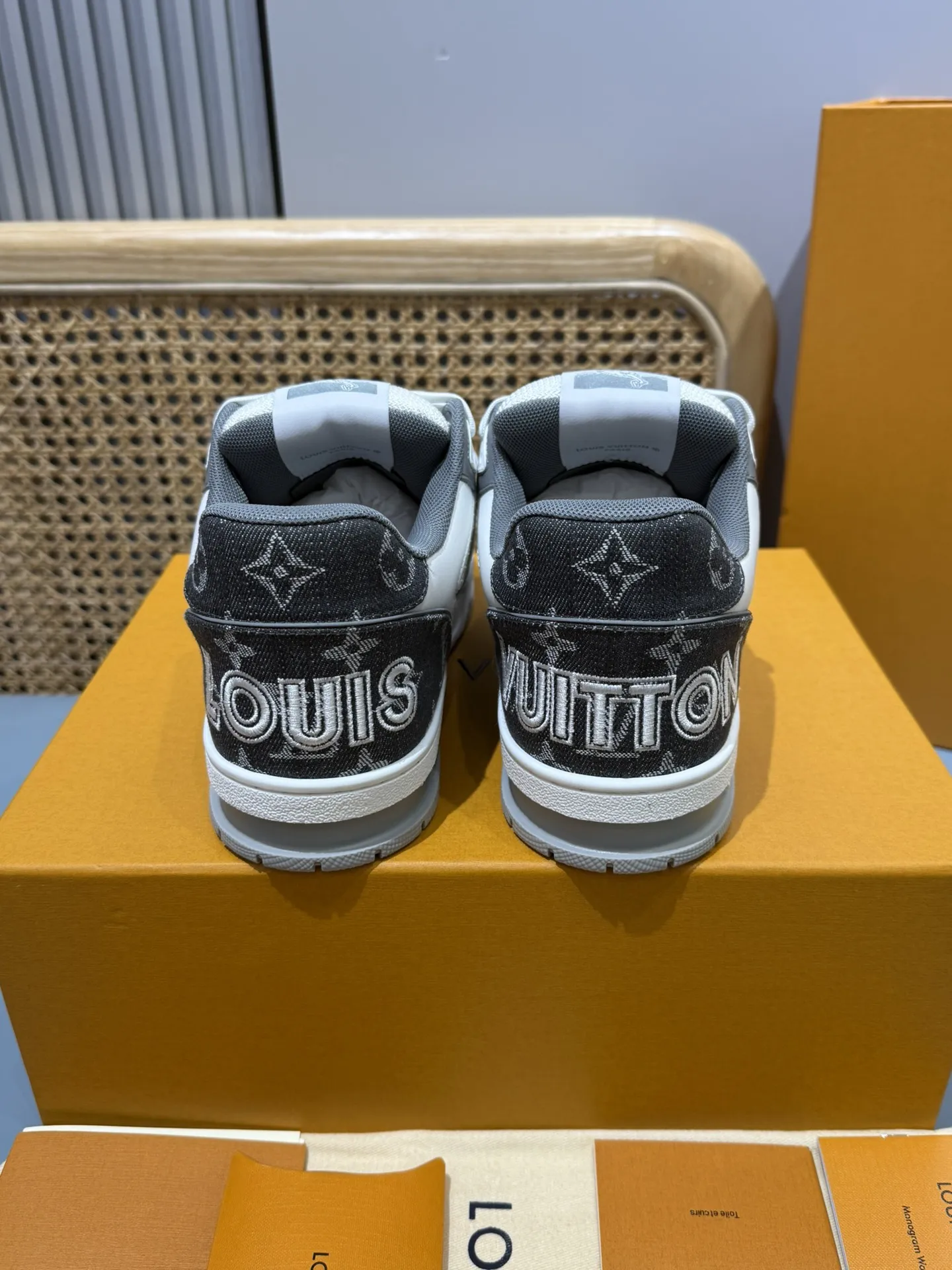 Seasonal Louis Vuitton Trainer Denim White Low Top – Replica Shoes & Louis Vuitton Replica 412