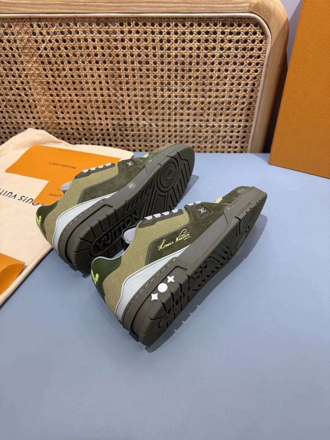 Seasonal Louis Vuitton Trainer Forest Green Sneakers – Replica LV Edition 449