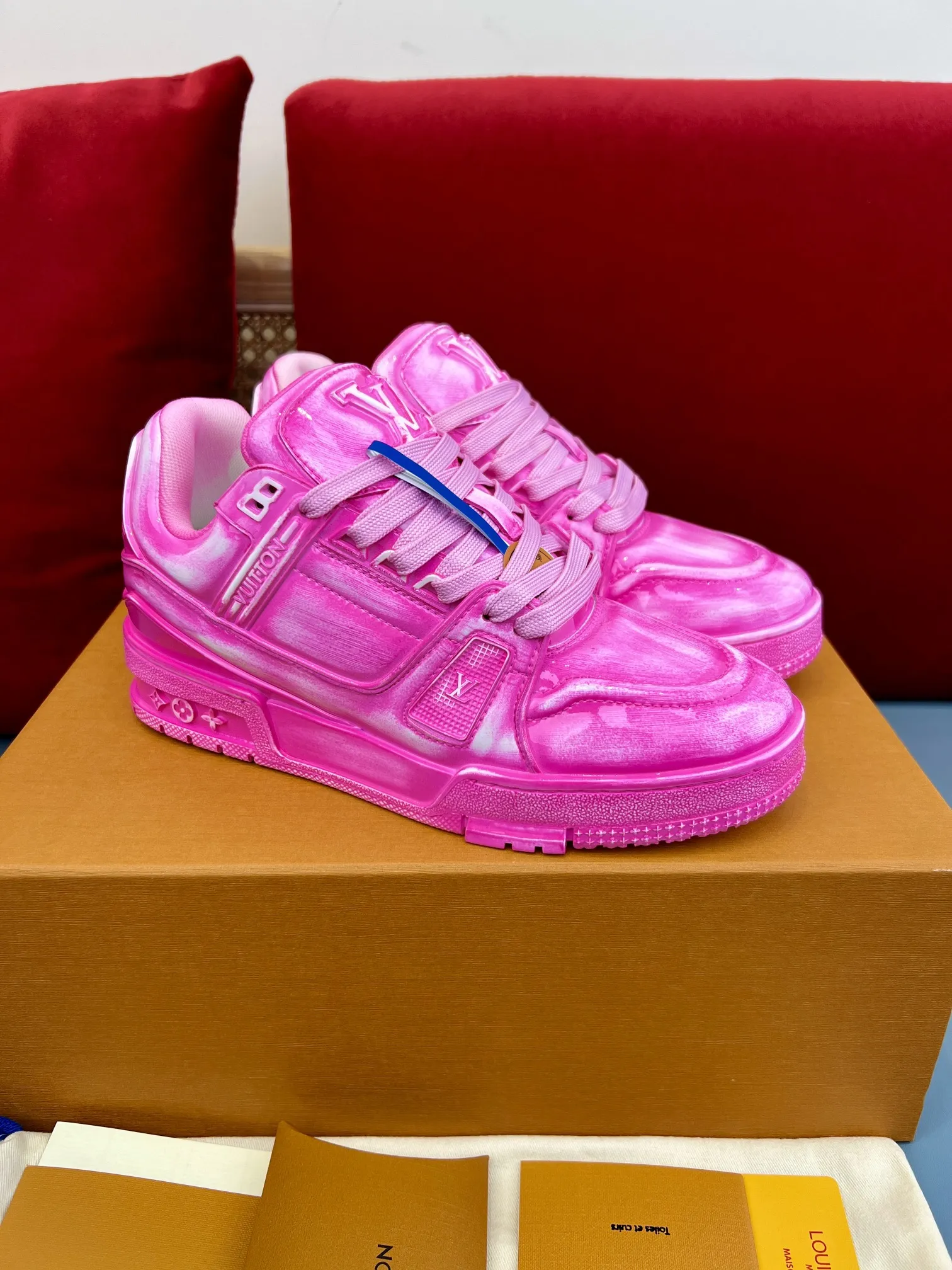AllSeason Louis Vuitton Trainer Gel Pink Replica Sneakers 327